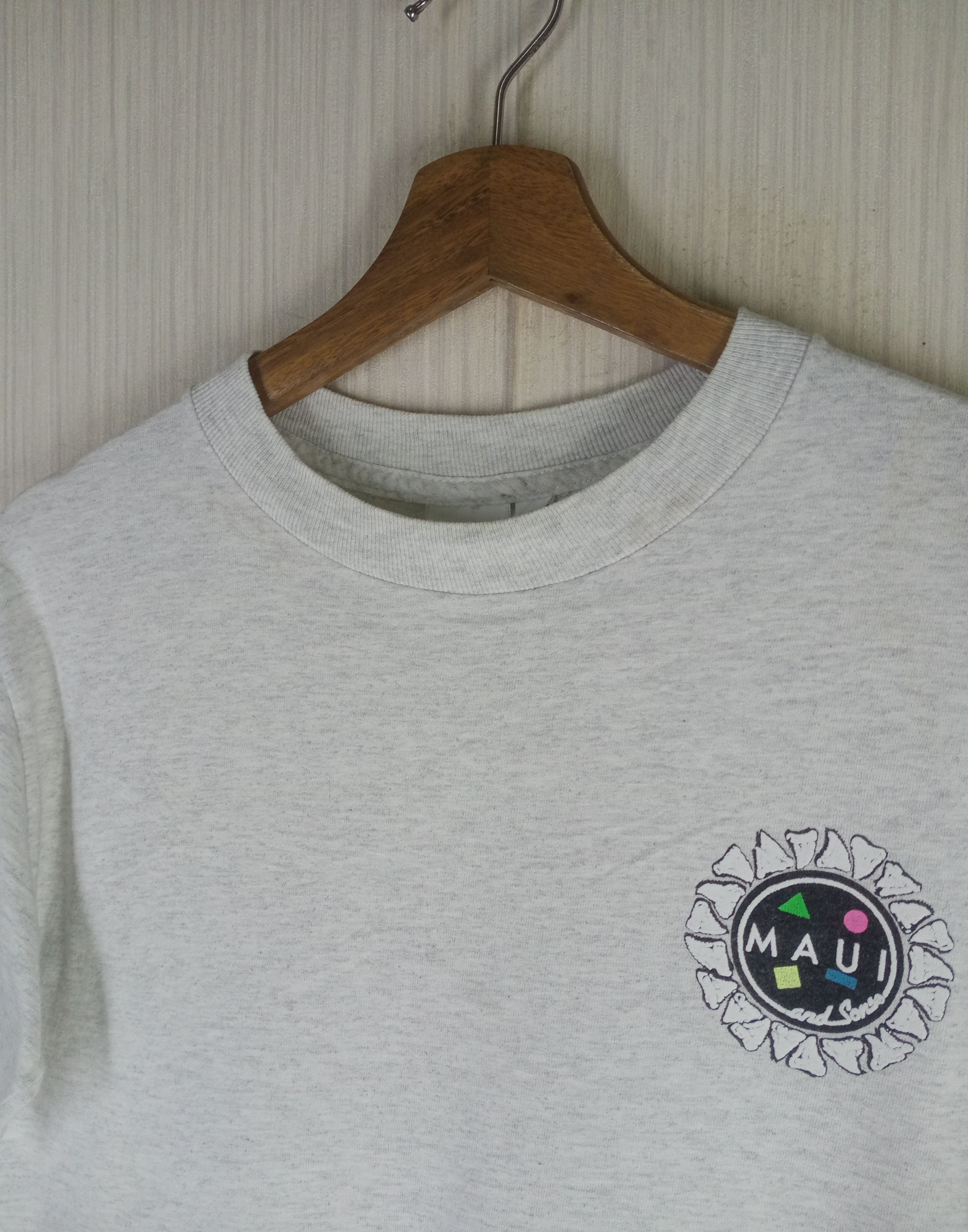 Maui and Sons Rare Vintage Maui And Sons Big Logo Tshirt Size US S / EU 44-46 / 1 - 4 Thumbnail