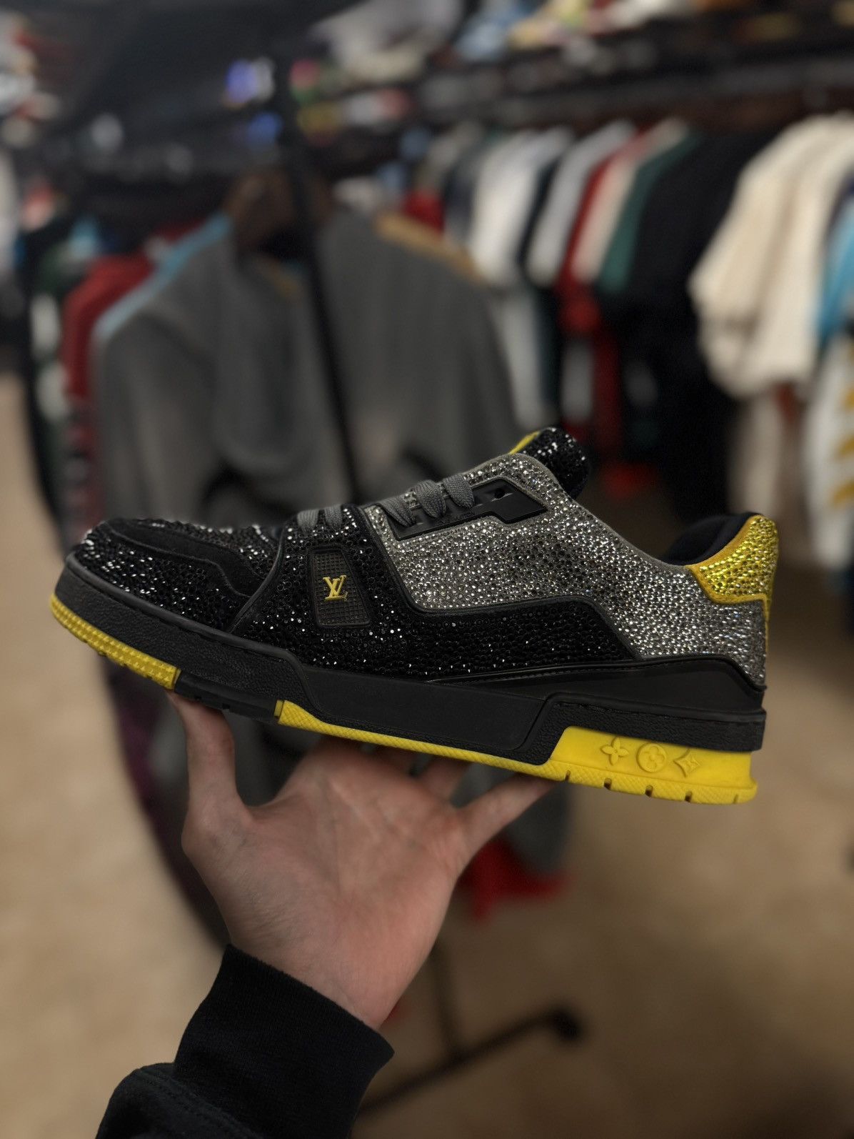 Louis Vuitton × Swarovski Louis Vuittion Swarovski Crystal Trainer 9LV/10US $5800 Size US 10 / EU 43 - 9 Thumbnail