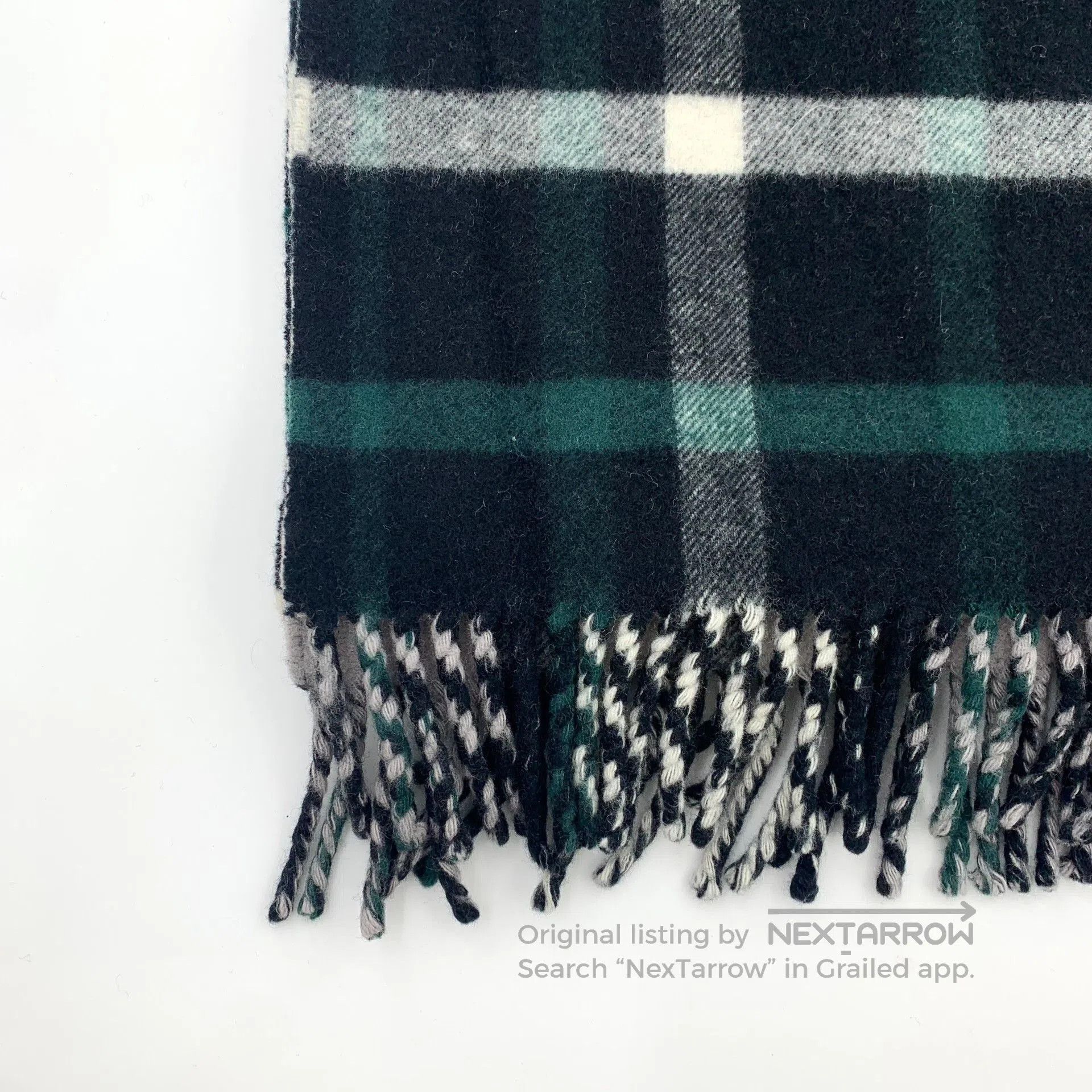 Burberry Burberry Green Plaid Wool Fringe Scarf. Size ONE SIZE - 4 Thumbnail