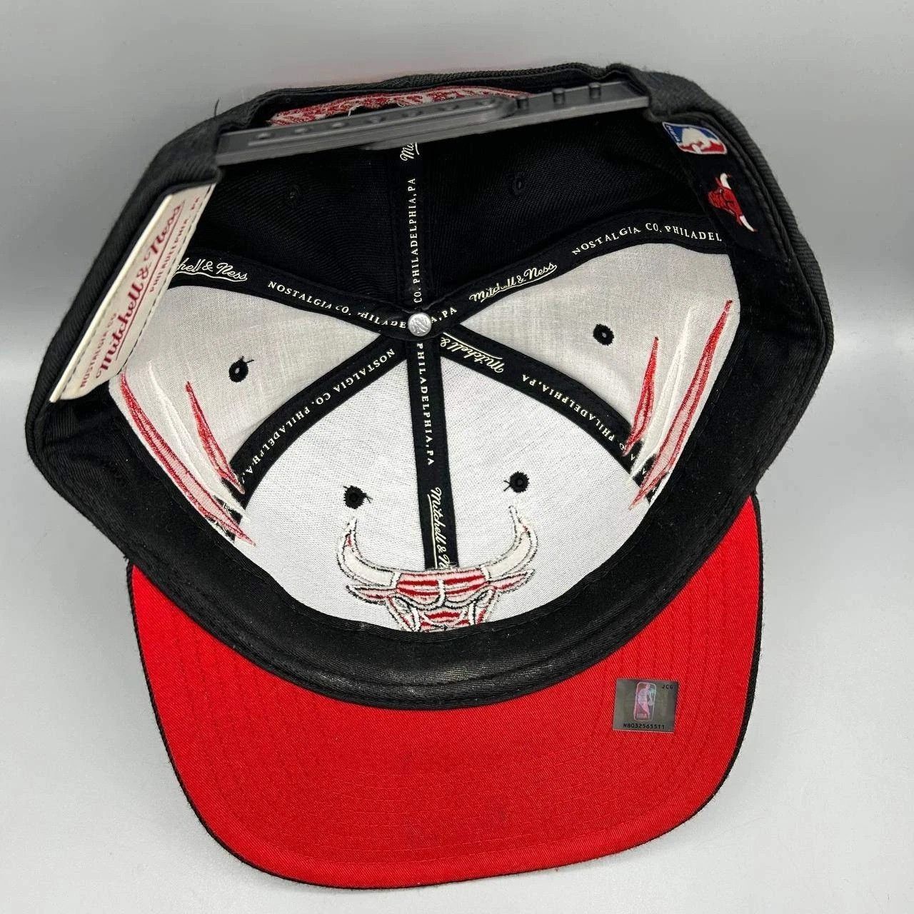 Mitchell & Ness Chicago Bulls NBA Hat Men Black Red Snap Back Cap Size ONE SIZE - 2 Thumbnail