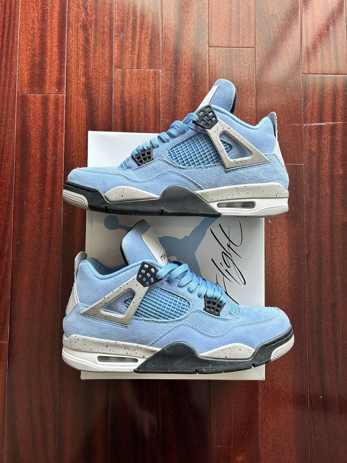 JORDAN 4 RETRO UNIVERSITY BLUE