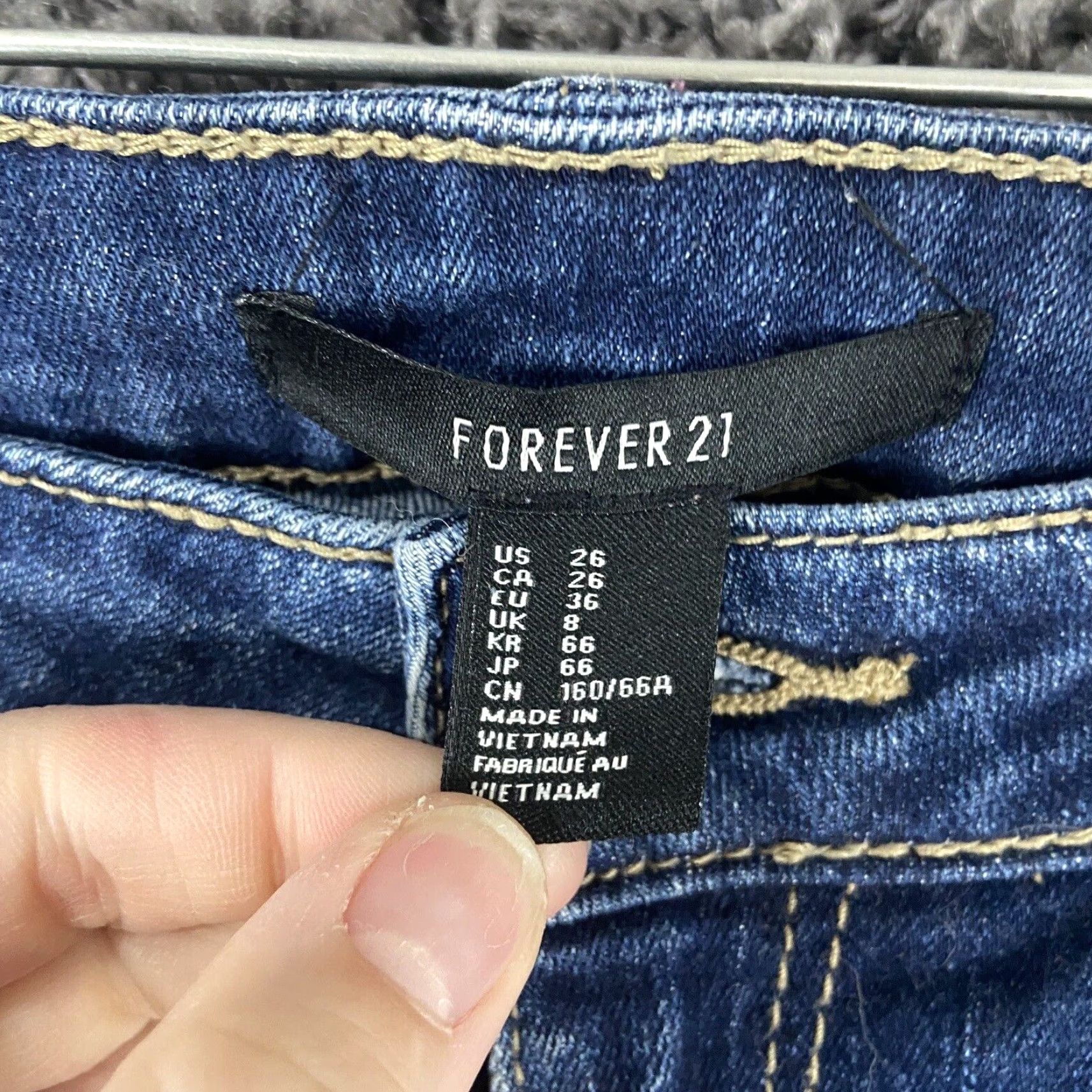 Forever 21 FOREVER 21 Distressed Jeans Women’s Skinny Blue 26 Color Blue Size 26 Womens Size 26" / US 2 / IT 38 - 6 Thumbnail