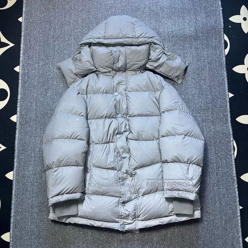 Balenciaga Balenciaga Silver Gray Collar Embroidered Logo Puffer Jack Size XXS / US 00 / IT 34 - 1 Thumbnail