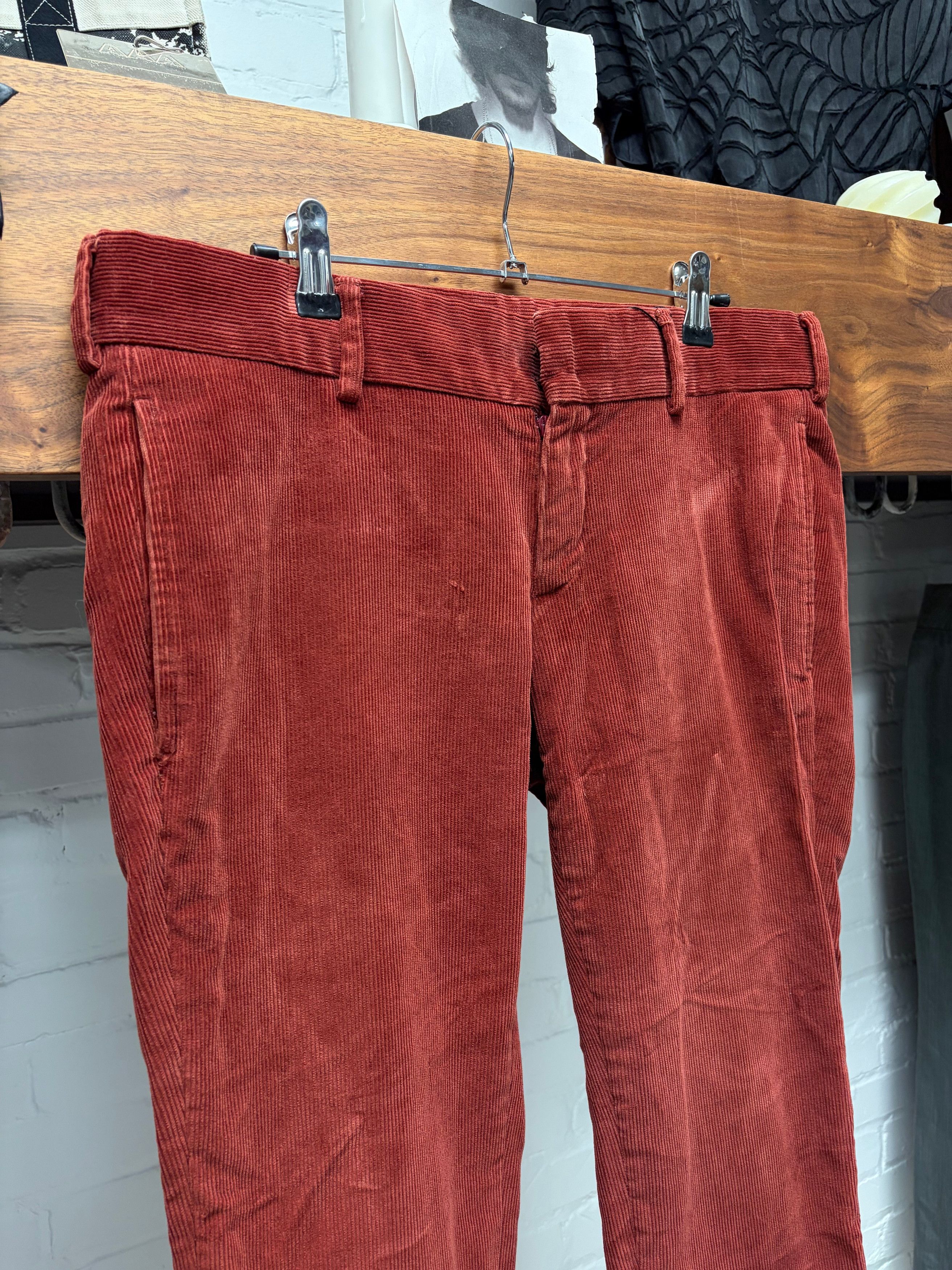 Gucci 2000s Gucci Red Corduroy Slim Cut Trousers Size US 35 - 2 Thumbnail