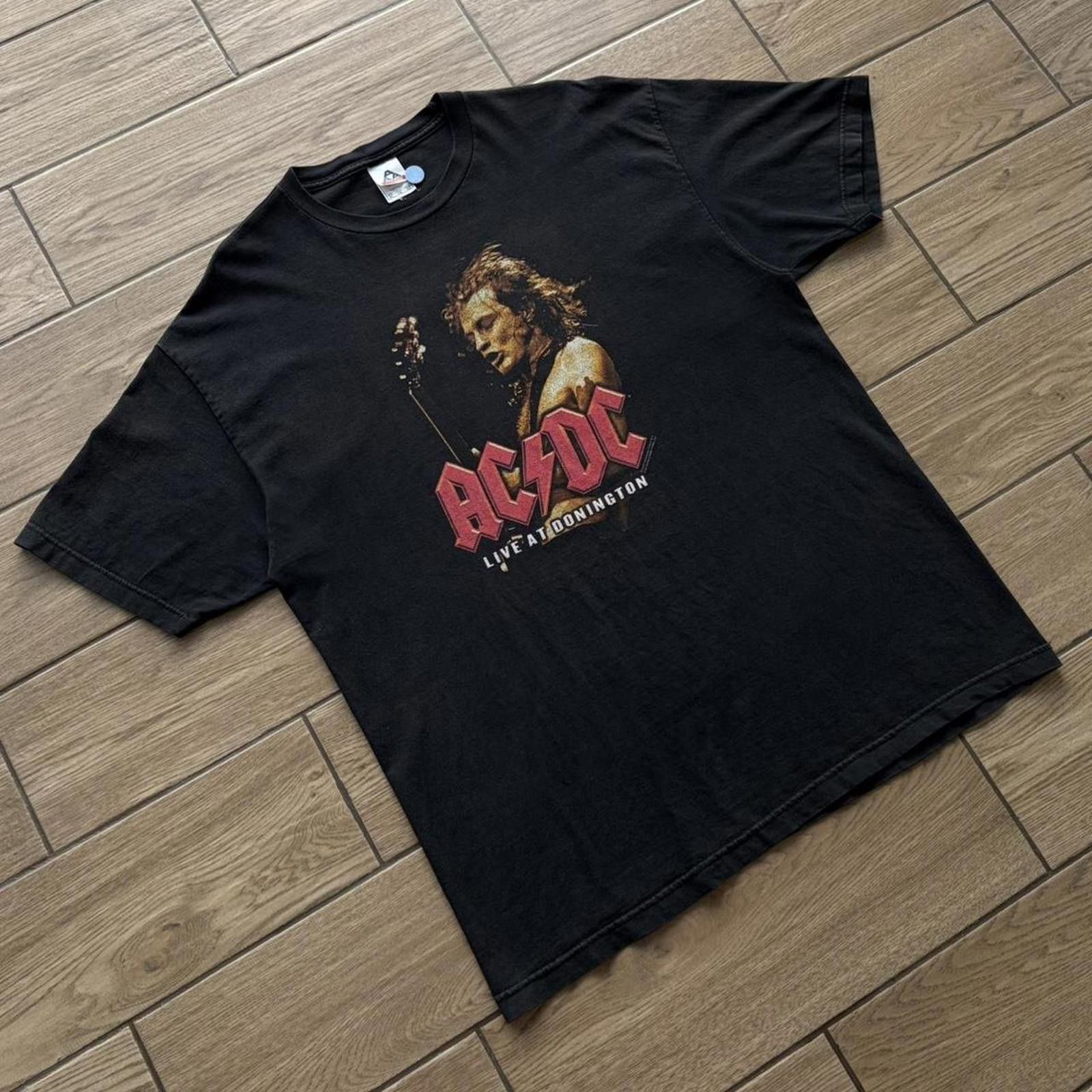 AAA Vintage 2004 AC/DC Live At Donington Rock T-Shirt Size US XL / EU 56 / 4 - 2 Thumbnail