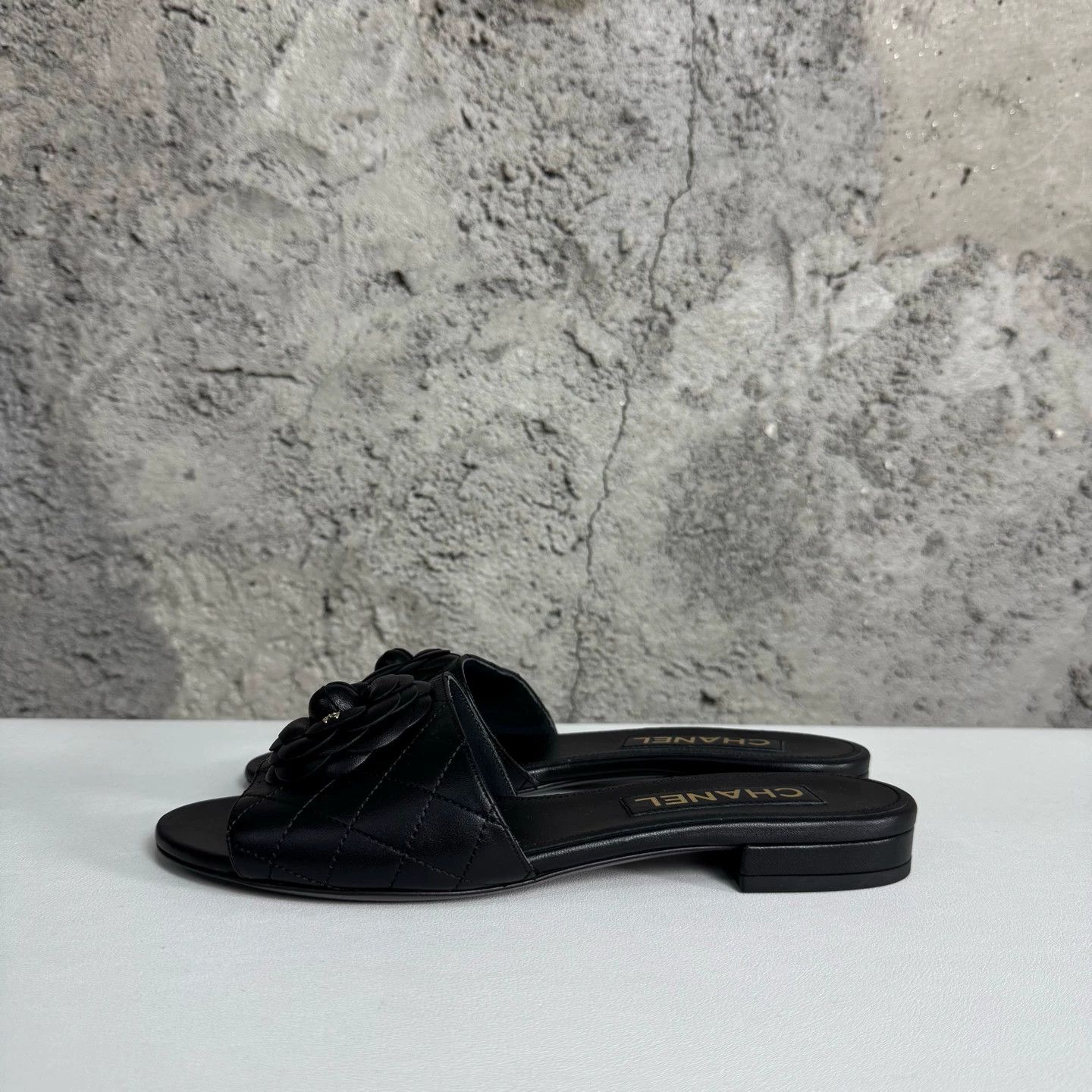 Chanel Chanel Camellia Slipper 39 New Size US 8.5 / IT 38.5 - 2 Thumbnail