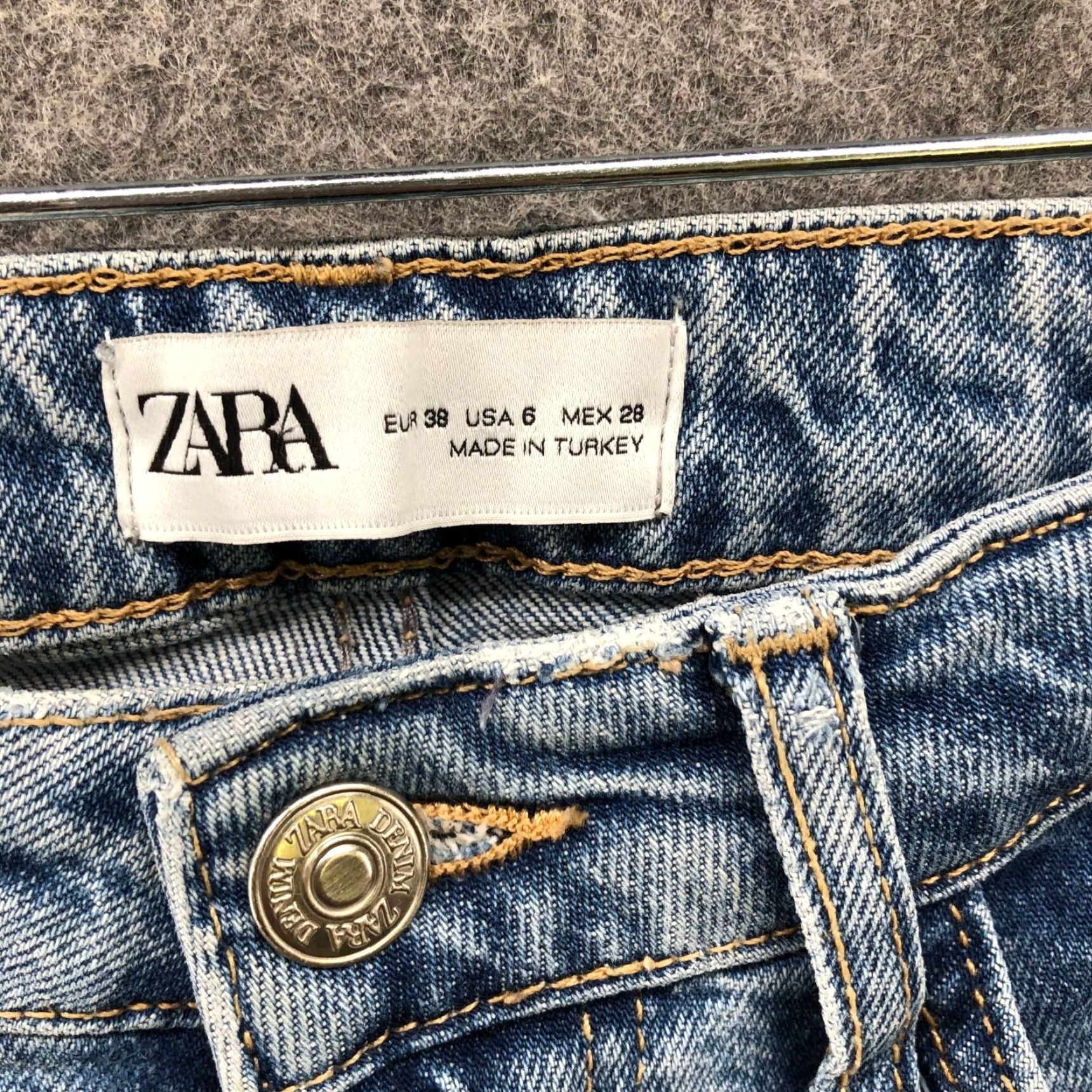 Zara Zara High Rise Slim Fit Ankle Jean Womens 6 Blue Light Wash Stretch Frayed Size 28" / US 6 / IT 42 - 6 Thumbnail