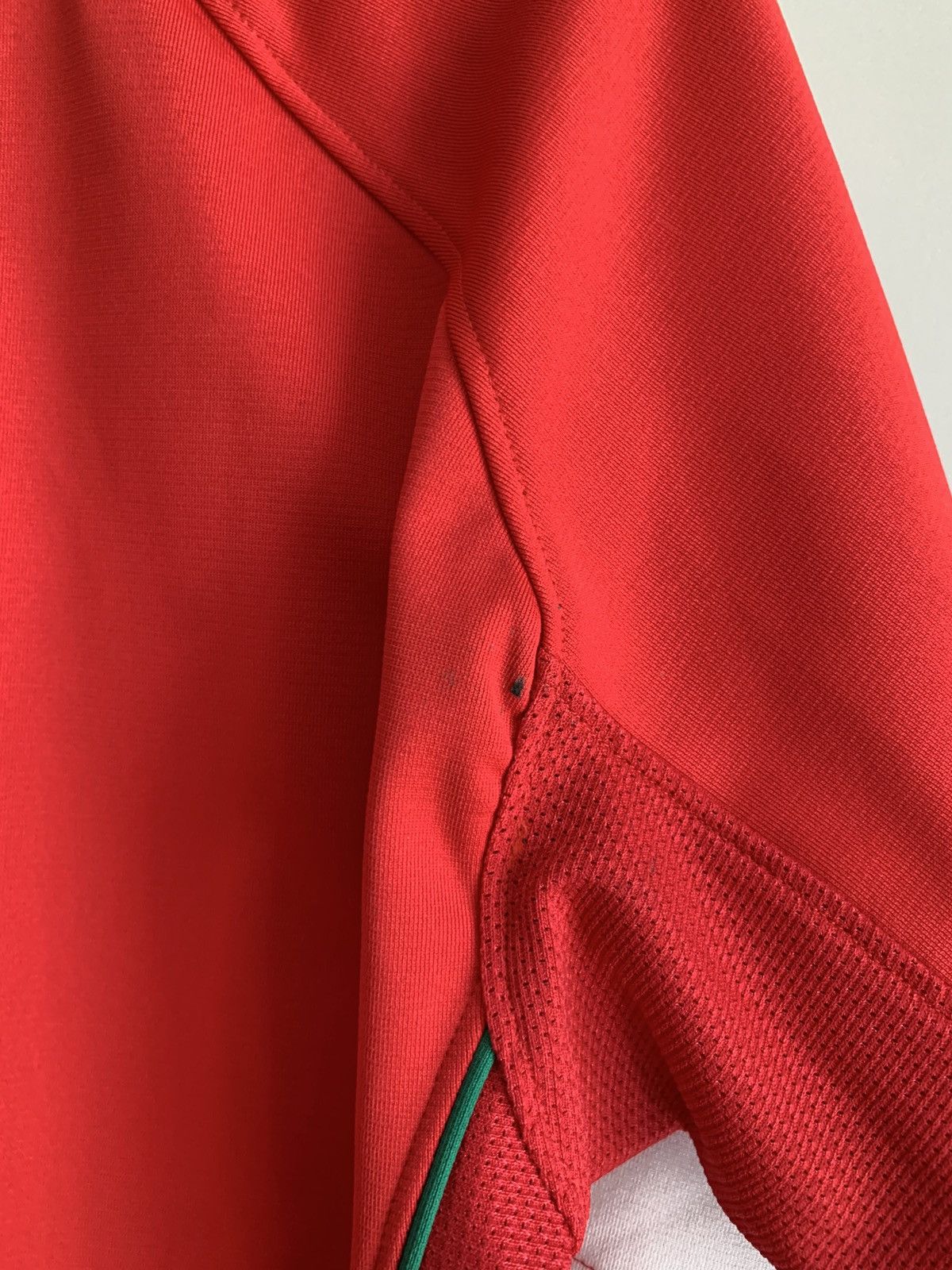 Under Armour Wales 2008 Home Rugby Union Shirt Under Armour Jersey Sz M Size US M / EU 48-50 / 2 - 10 Thumbnail