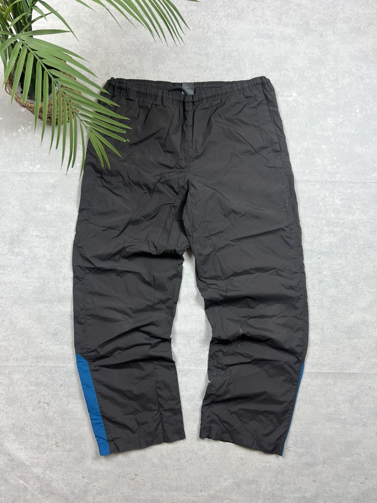 Nike 90s Nike Swoosh Vintage Gorpcore Y2K Baggy Parachute Pants Size US 34 / EU 50 - 2 Thumbnail
