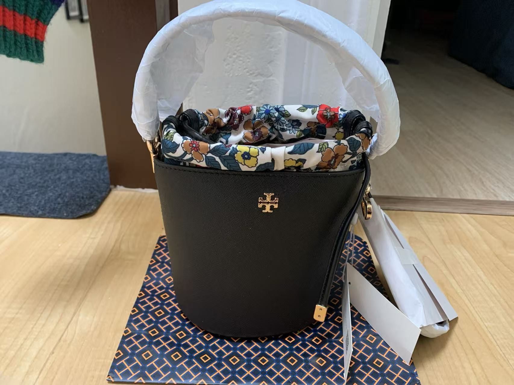 Tory Burch TORY BURCH EMERSON MINI BUCKET BAG Size ONE SIZE - 1 Thumbnail