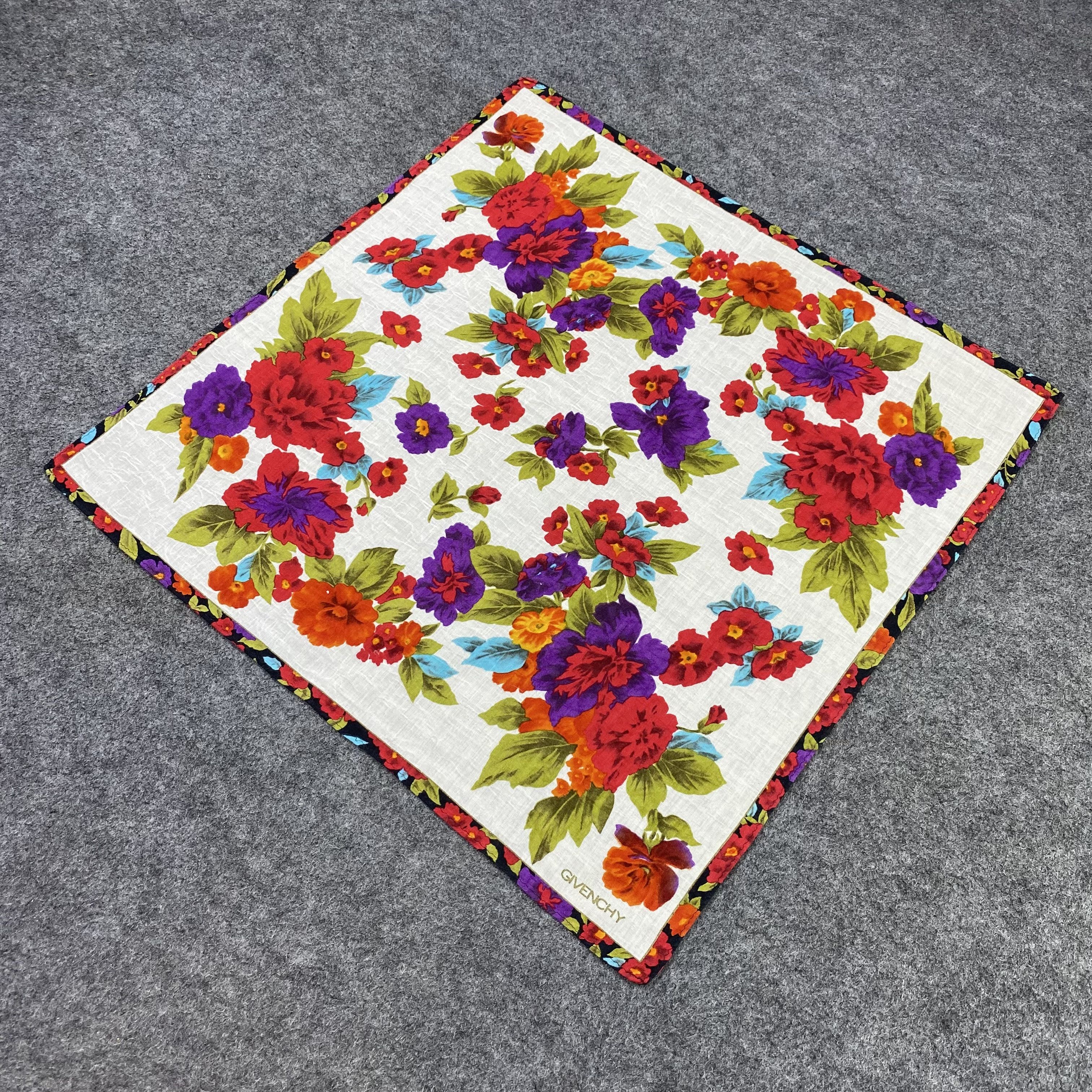 Givenchy Givenchy Handkerchief Neckerchief Bandana-B1792 Size ONE SIZE - 4 Thumbnail