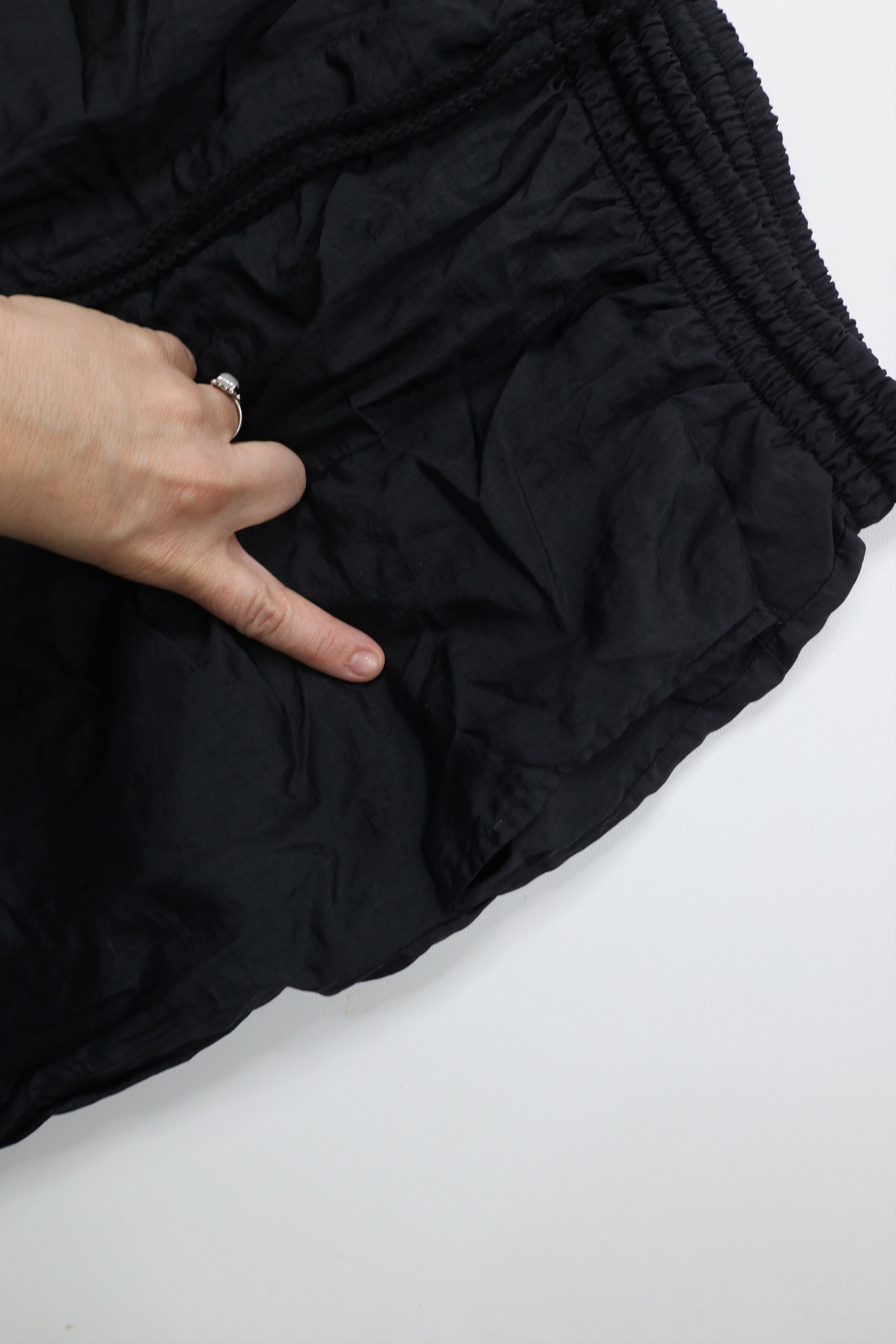 Vintage Vintage 90s Streetwear Wide Leg Windbreaker Pants Black Size US 38 / EU 54 - 6 Thumbnail