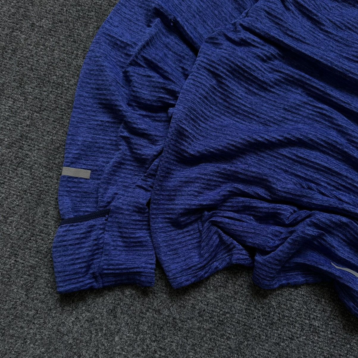 Nike VTG Mans Nike Dry - Fit Long-sleeve T-shirts Sport-wear Size US XL / EU 56 / 4 - 12 Thumbnail