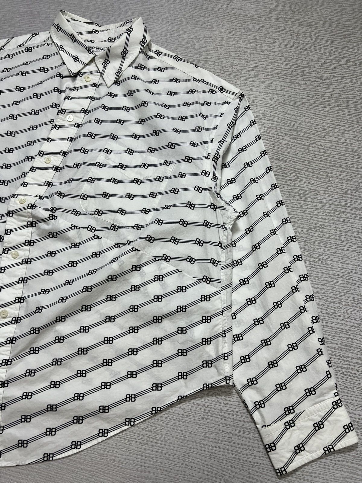 Balenciaga Balenciaga - S/S 20 - Double B Full Print Collar White Shirt Size US S / EU 44-46 / 1 - 7 Thumbnail