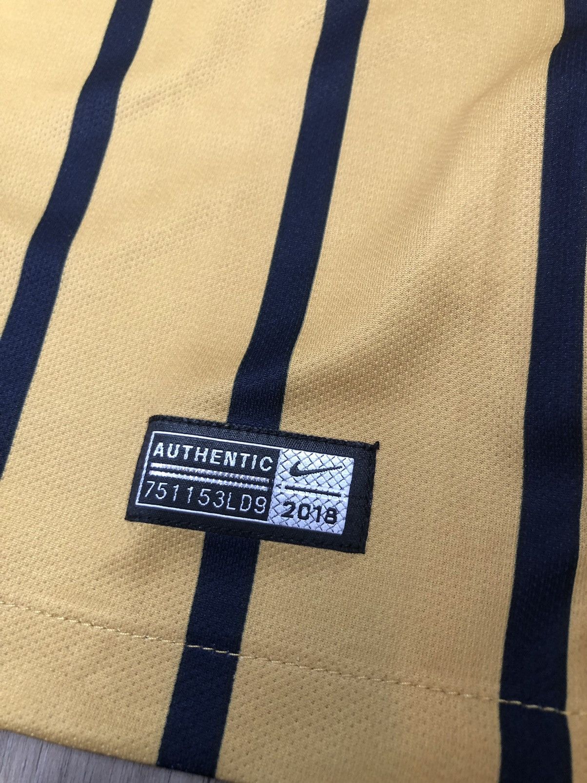 Nike Pumas de la UNAM 18/19 away shirt Size US S / EU 44-46 / 1 - 8 Thumbnail