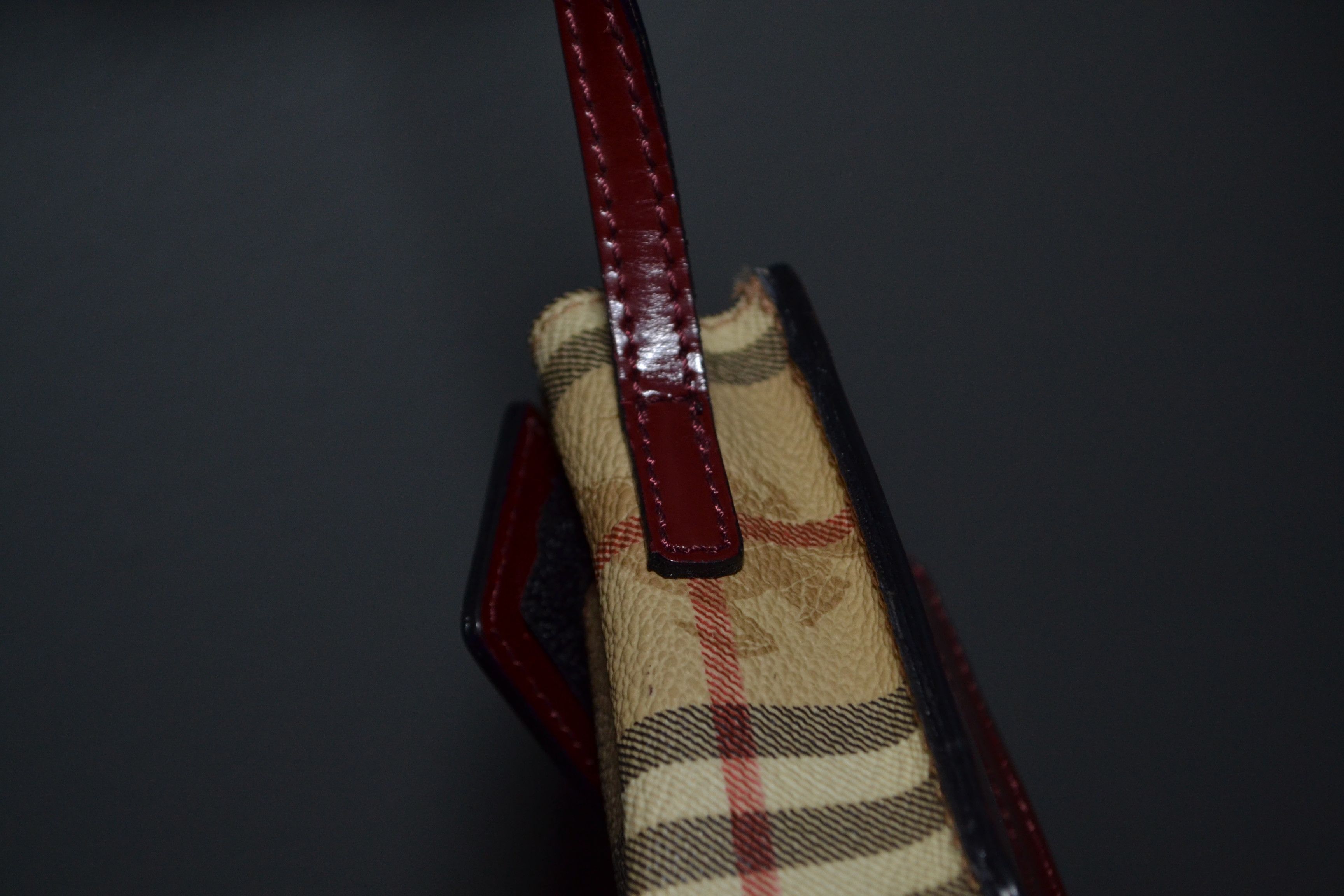 Burberry Burberry Y2K Vintage Phone Case Checkered Size ONE SIZE - 7 Thumbnail