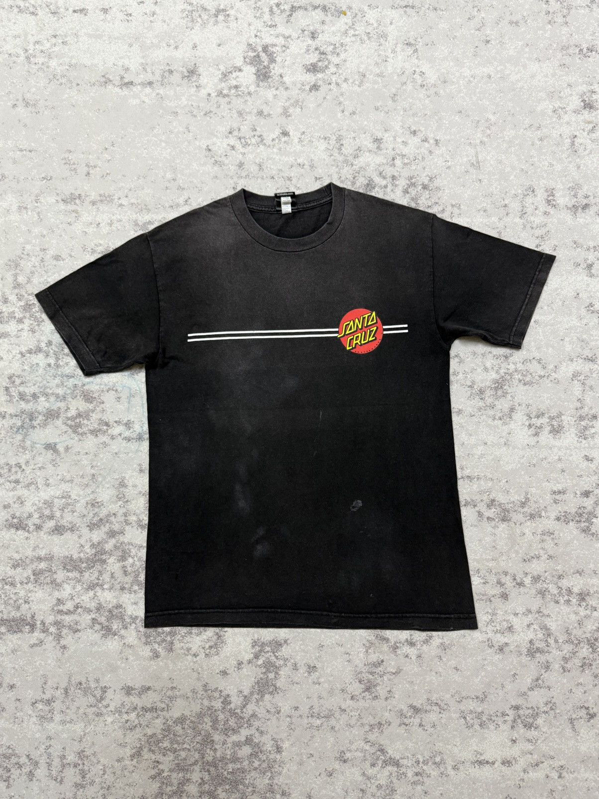 Santa Cruz Skateboards Vintage Santa Cruz Skateboards Sun faded Backhit logo Tshirt Size US M / EU 48-50 / 2 - 4 Thumbnail