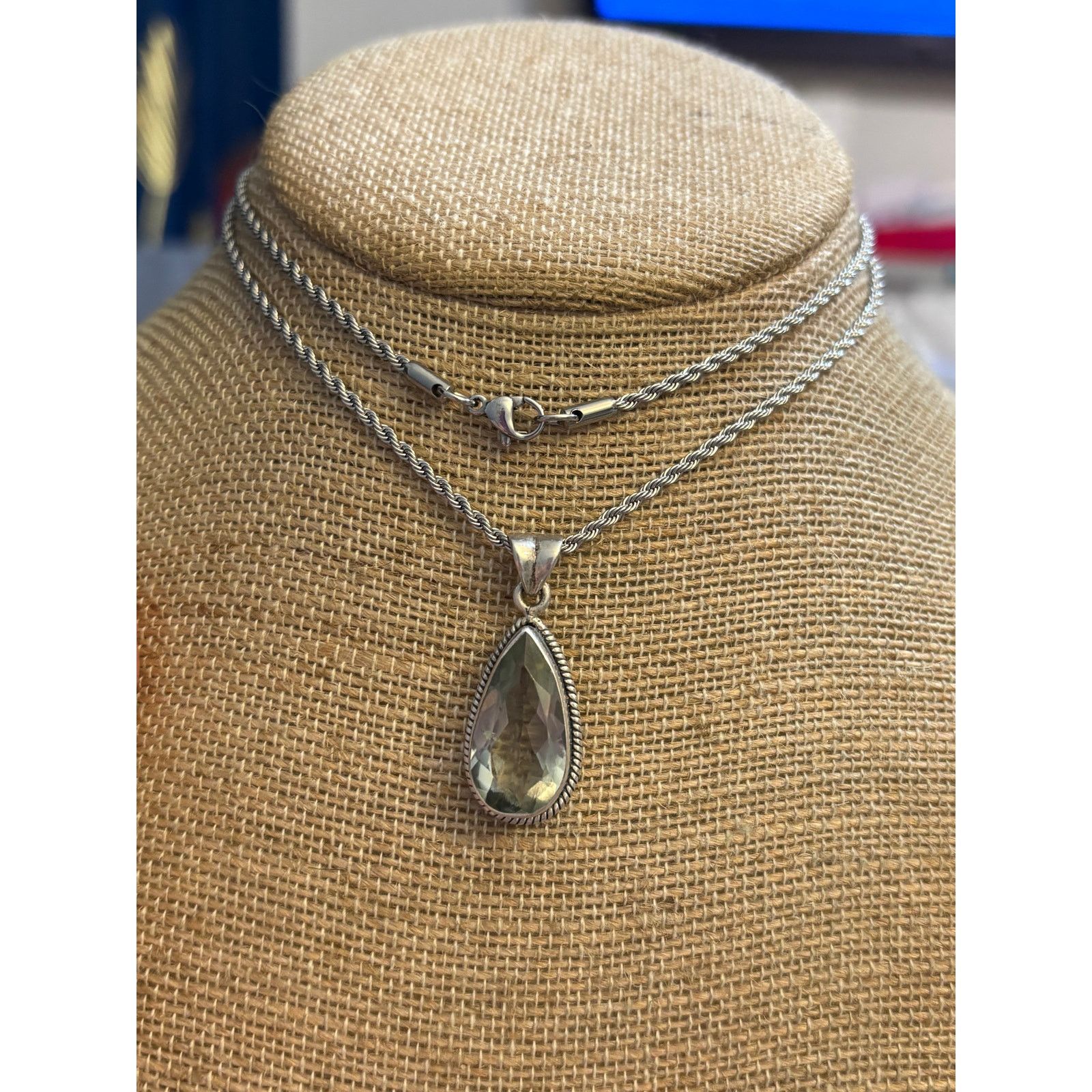 Other Vintage Silver Tone Teardrop Crystal Pendant Necklace 24" Size ONE SIZE - 3 Thumbnail