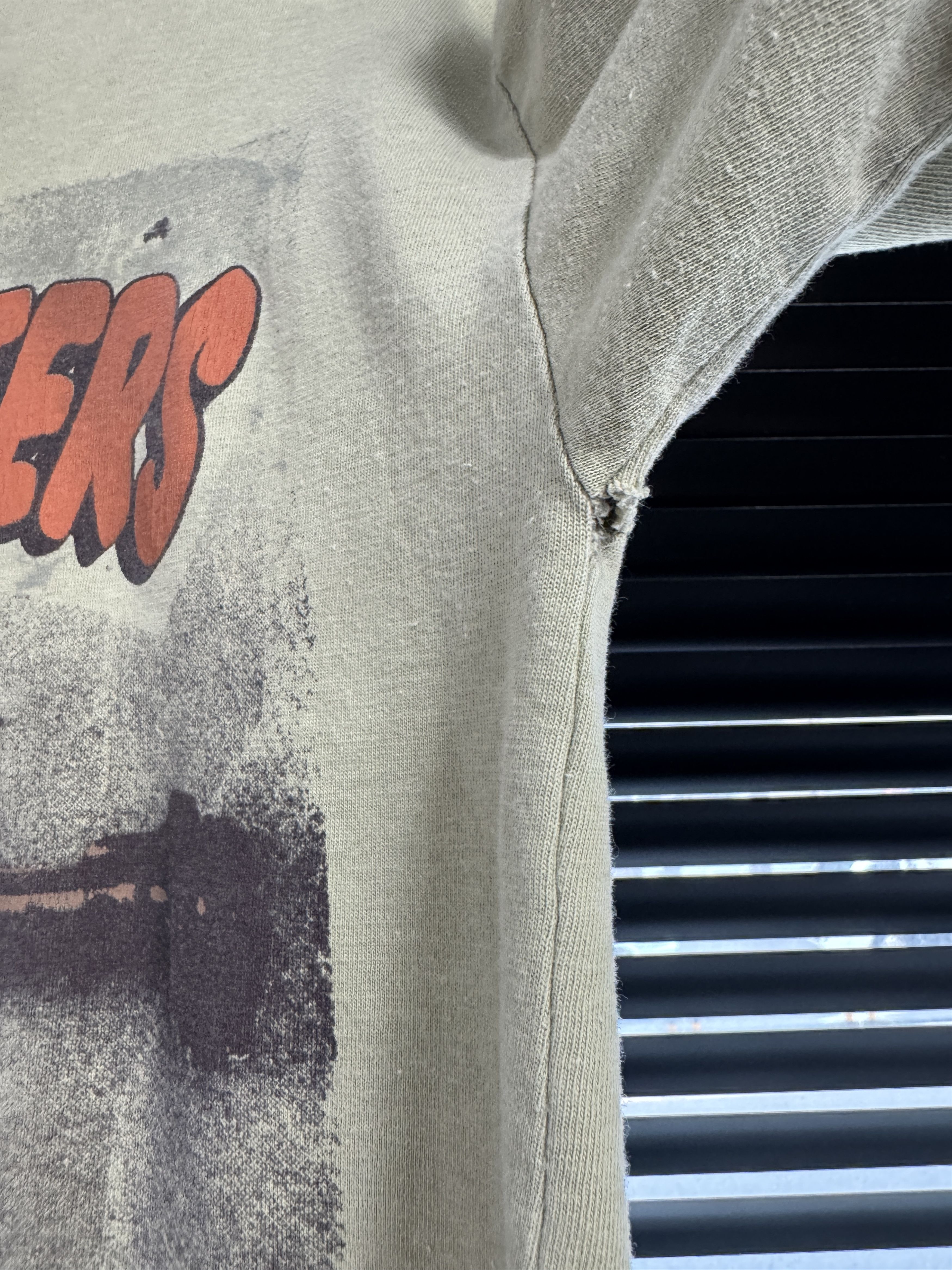 Vintage Vintage Rare 90s Foo Fighters Boot Tshirt Size US M / EU 48-50 / 2 - 7 Thumbnail