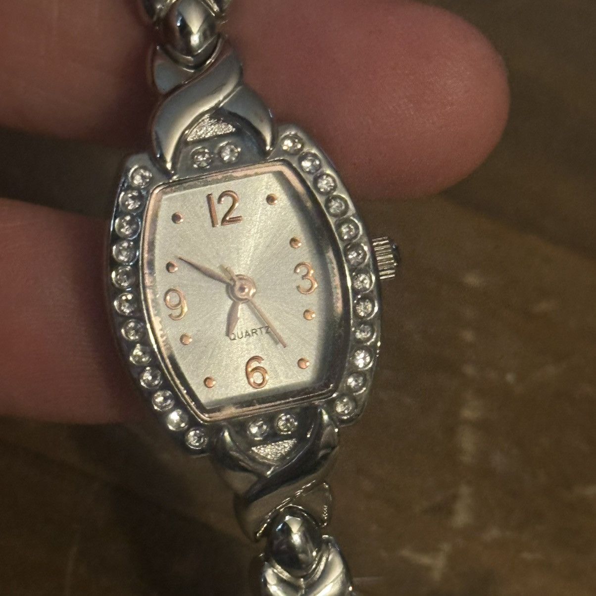 Vintage Vintage silver tone hugs & kisses watch Size ONE SIZE - 5 Thumbnail