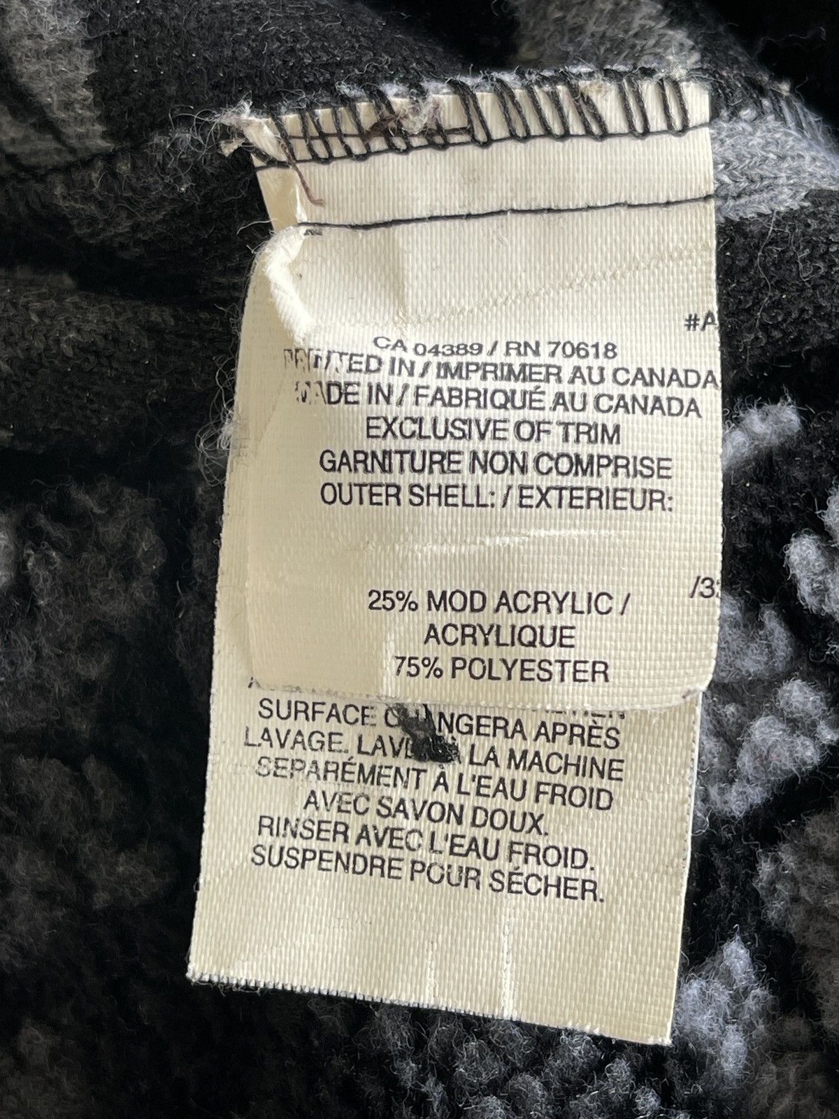 Vintage Vintage Canada Tsunami 3D Print Fleece Pullover Streetwear Size US S / EU 44-46 / 1 - 10 Thumbnail