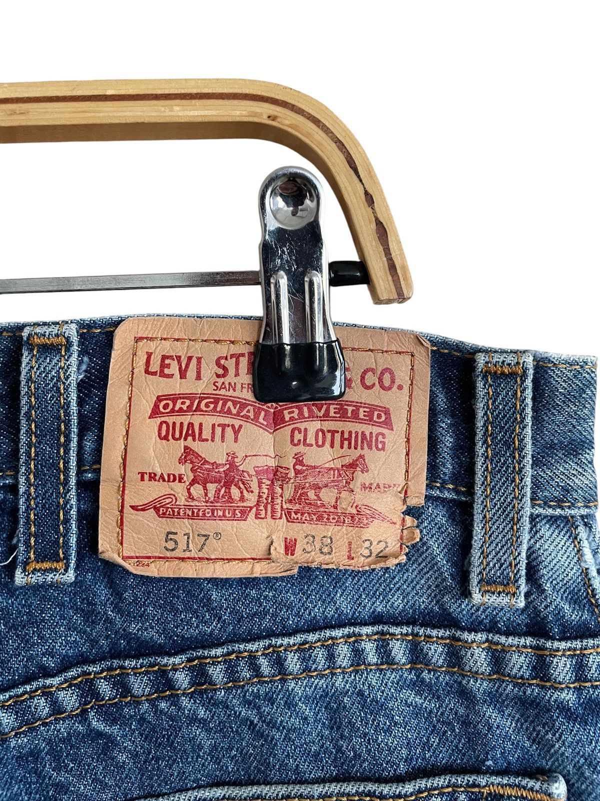 Levi's Vintage Brand Levis Lot 517 Boot Cut Jeans 2000s Size US 34 / EU 50 - 9 Thumbnail