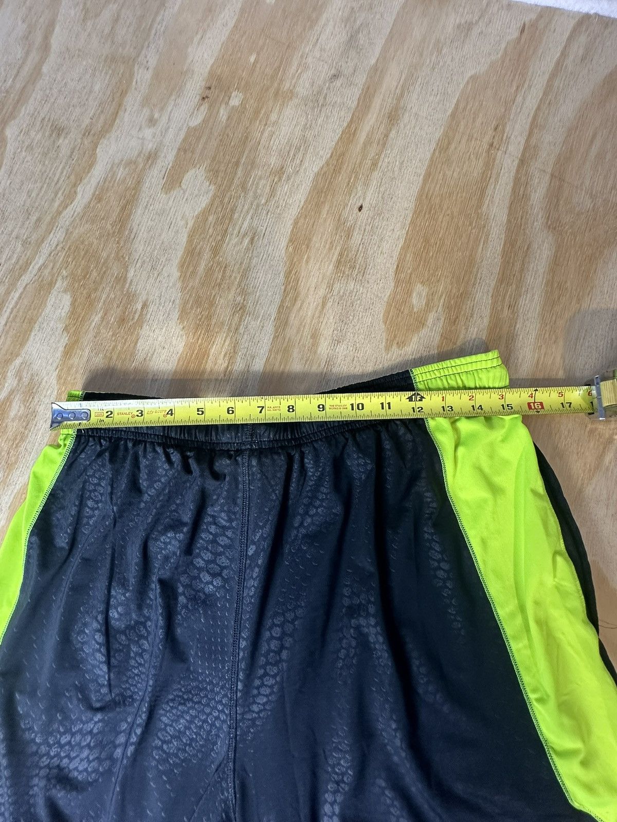 Under Armour Under Armour Black Green Gym Shorts Athletic Size Large Size US 34 / EU 50 - 6 Thumbnail