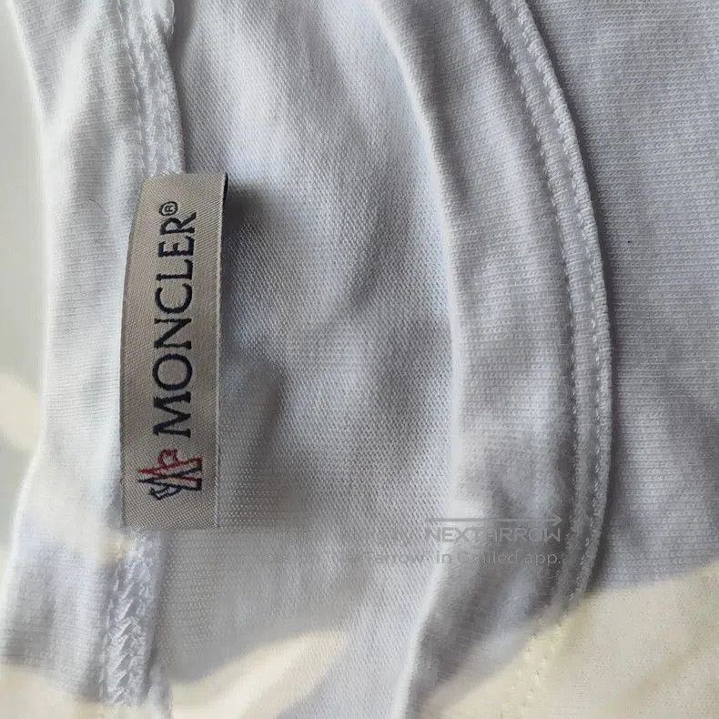Moncler Moncler Short Sleeve Graphic T. Size US S / EU 44-46 / 1 - 4 Thumbnail