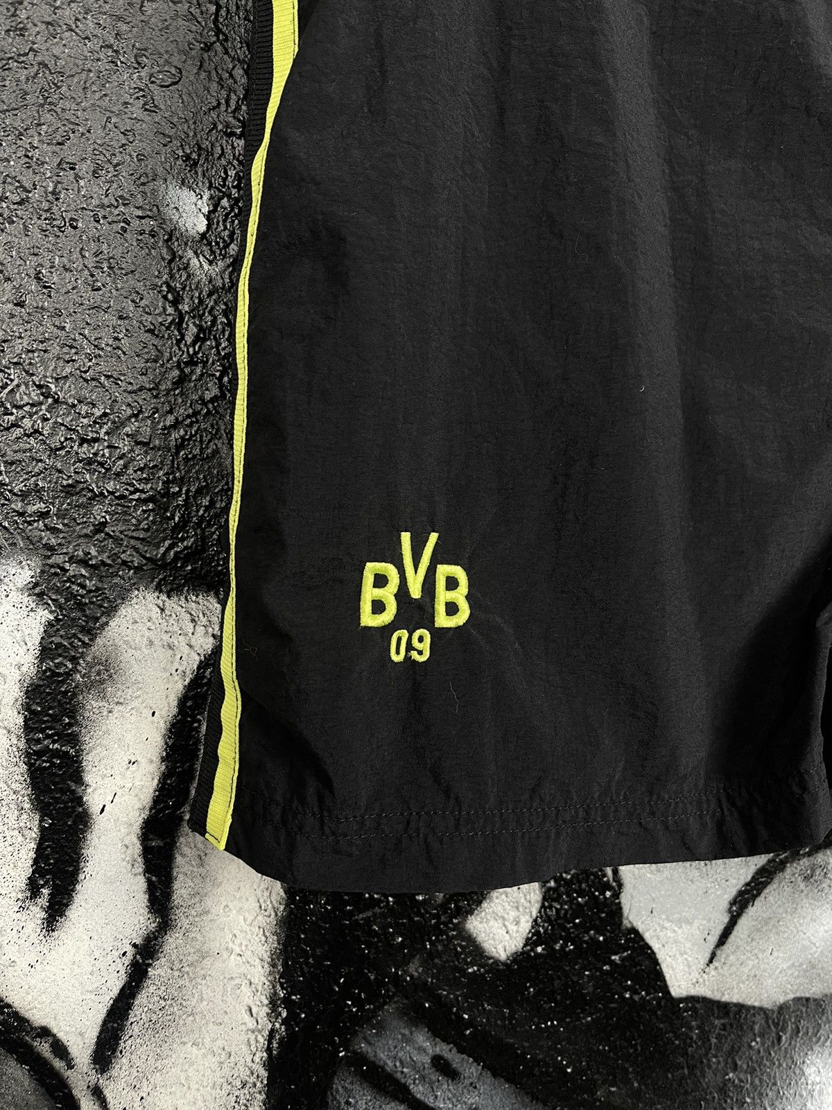 Nike Nike Premier Borussia Dortmund Football Club Vintage Shorts Size US 34 / EU 50 - 3 Thumbnail