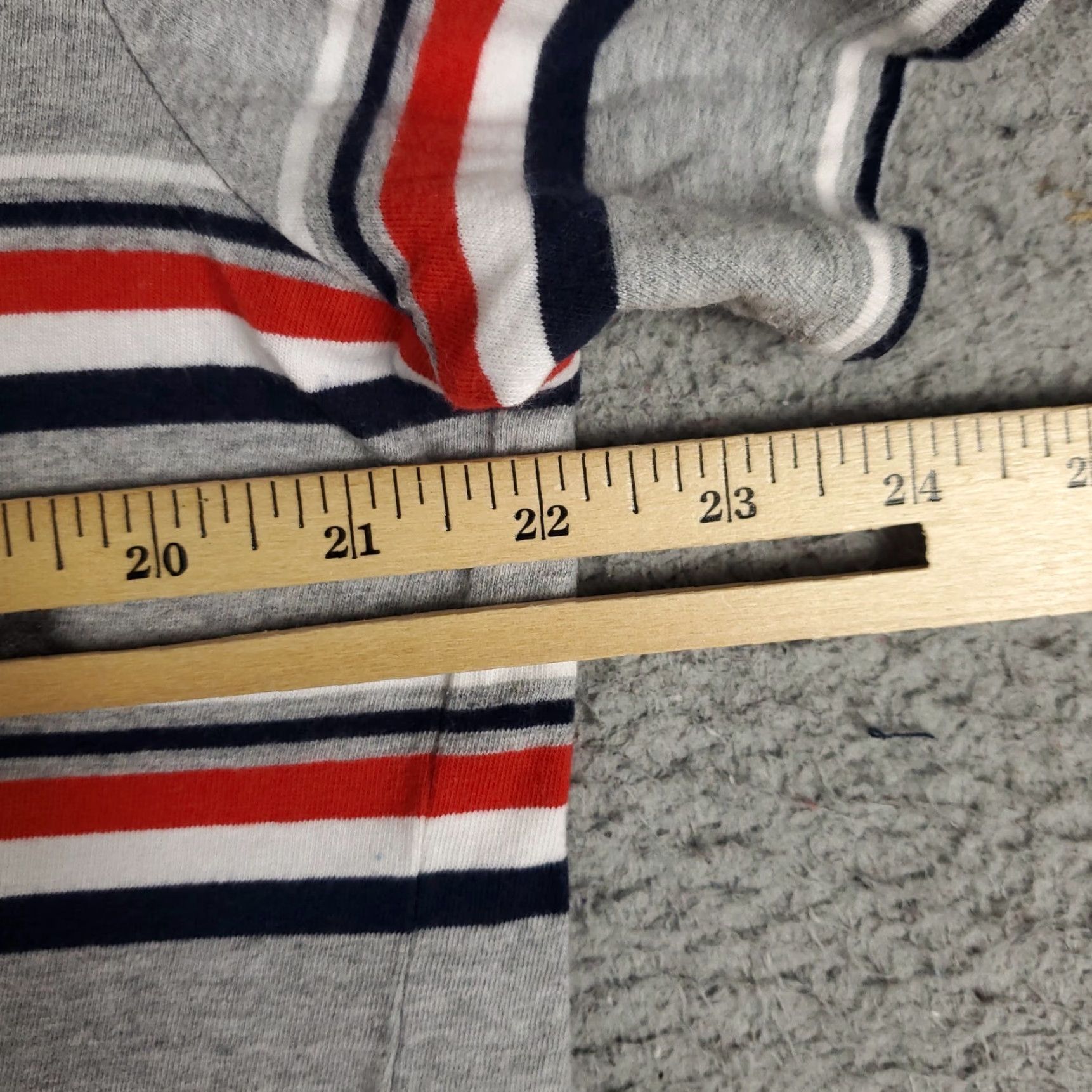 Tommy Hilfiger Tommy Hilfiger T Shirt Mens Size Large Gray Striped Crew Neck Short Sleeve Adult Casual Logo Modern Classic Sports American Shirt Mens L Gray Size US L / EU 52-54 / 3 - 5 Thumbnail