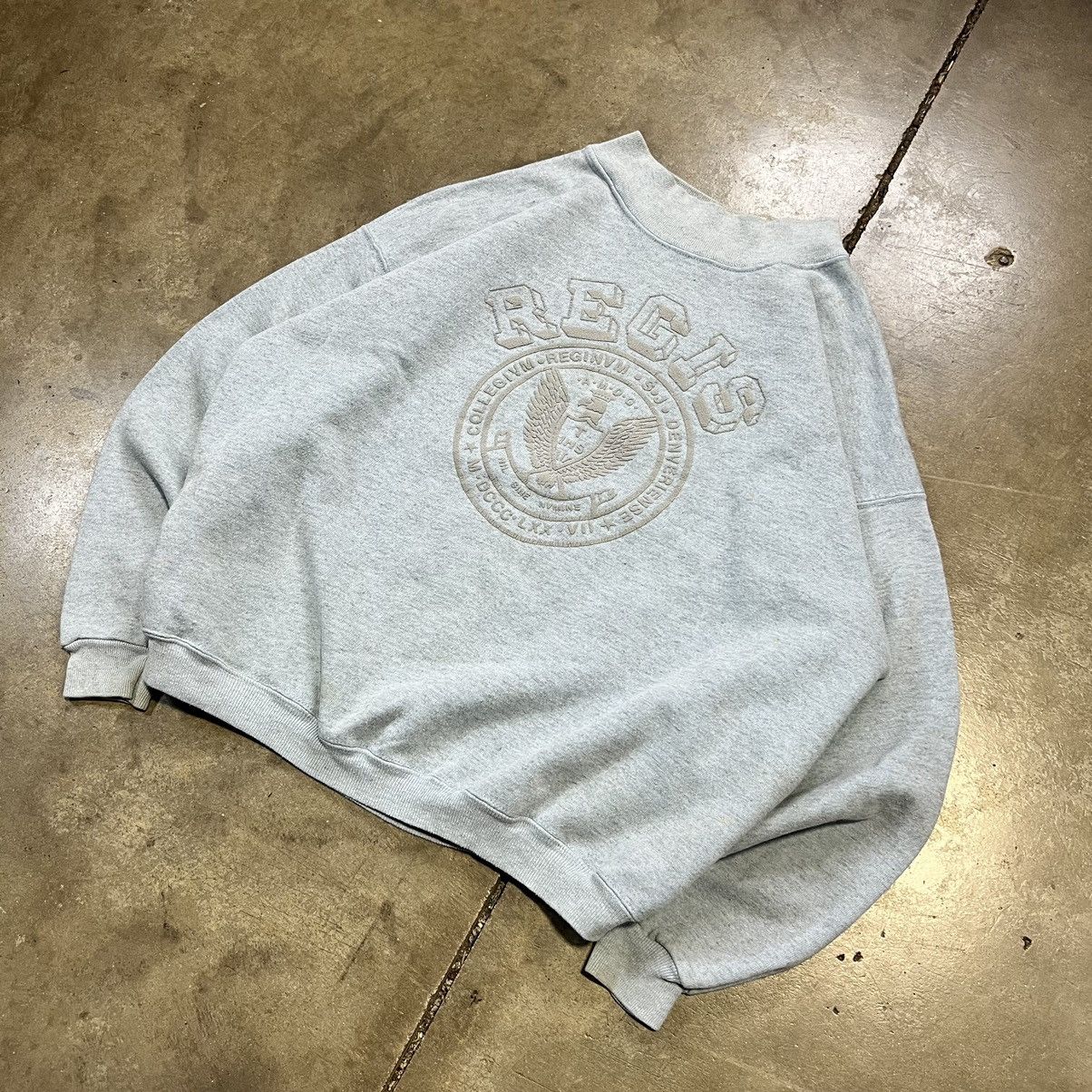Vintage Vintage 80s Regis College Crewneck Sweatshirt Spell Out Boxy Size US L / EU 52-54 / 3 - 2 Thumbnail