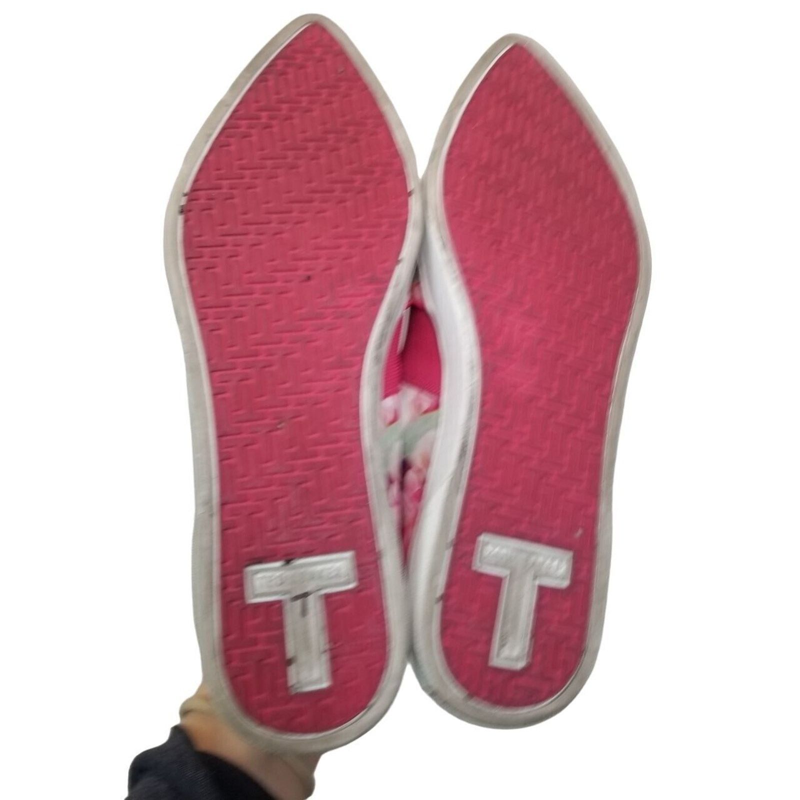Ted Baker Ted Baker Womens Thfia Floral Slip On Sneakers Flats 39 EU Size US 8 / IT 38 - 8 Thumbnail