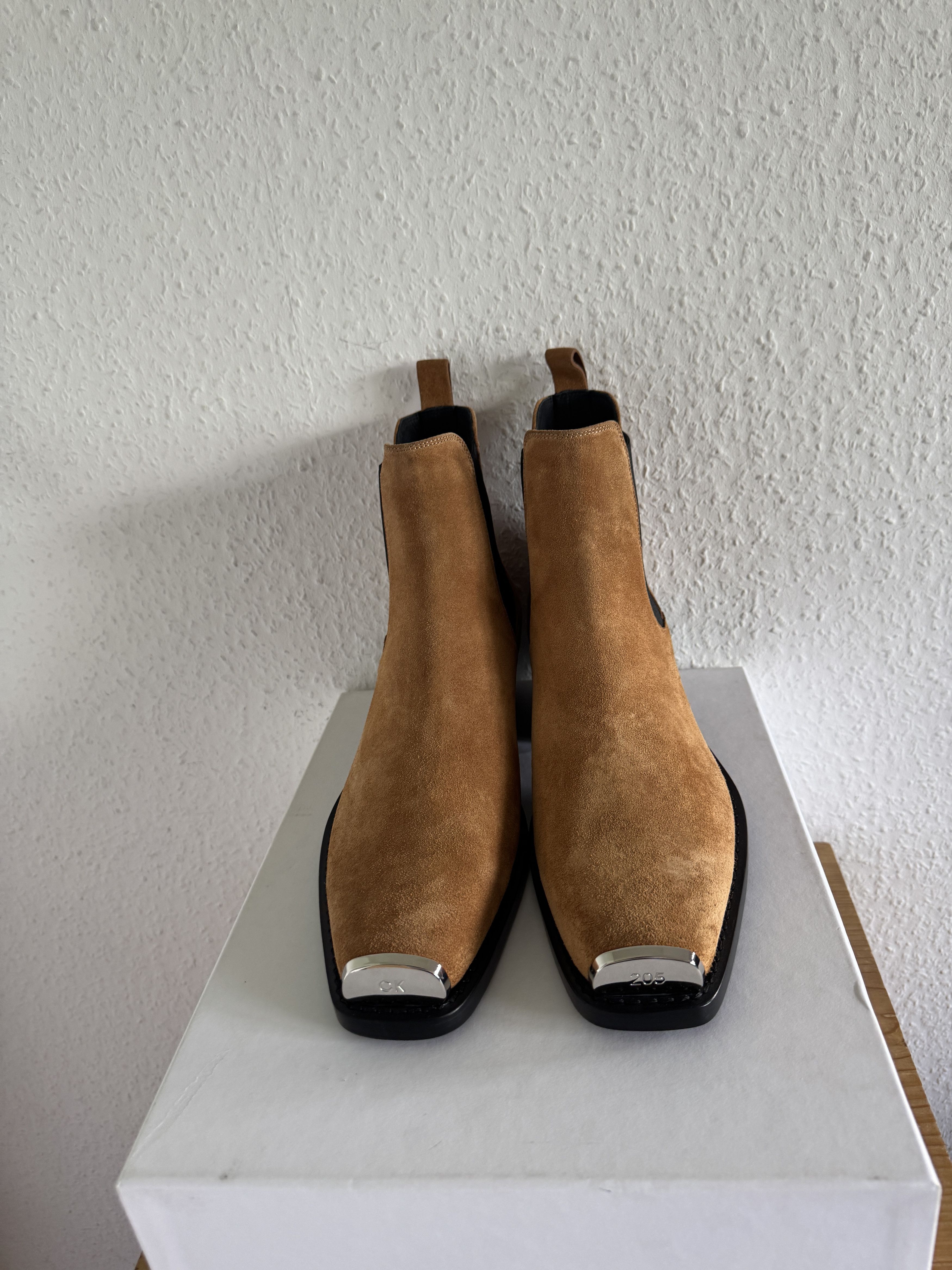Calvin Klein 205W39NYC Walnut Suede Chelsea Boot Size US 11 / EU 44 - 4 Thumbnail