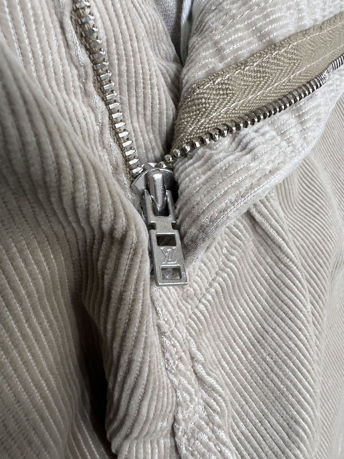 Louis Vuitton Louis Vuitton - “Gaston V” Slim Corduroy Trouser Size US 30 / EU 46 - 13 Thumbnail
