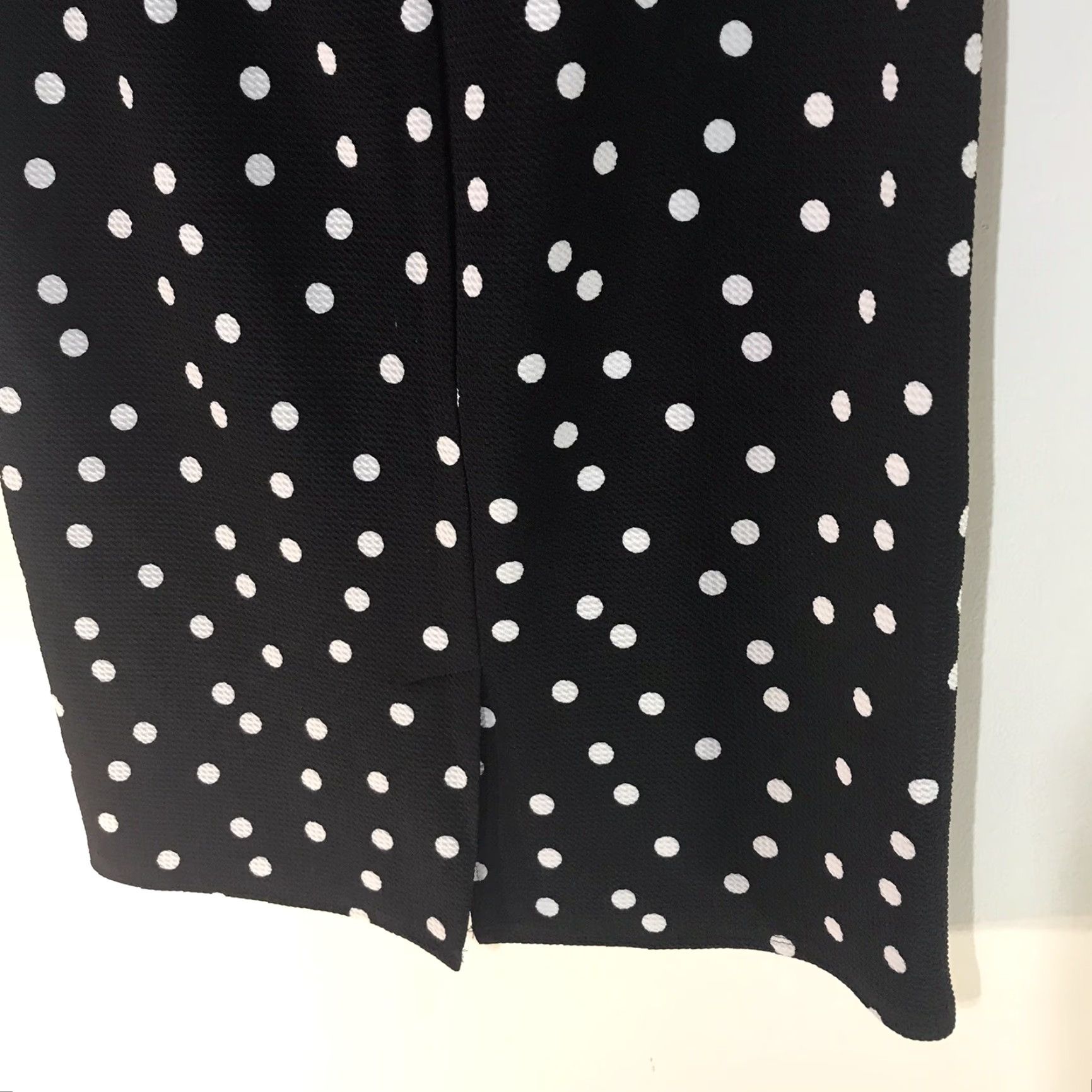 Vintage Tacera Black W-Wht Polka Dots Textured Pull On Midi Skirt Womens Size M Size 32" / US 10 / IT 46 - 6 Thumbnail