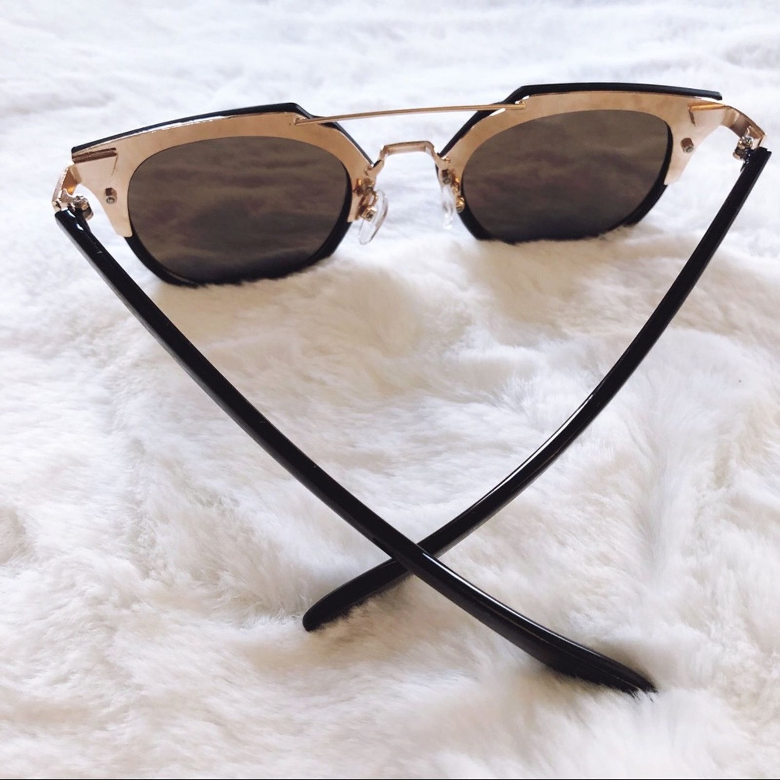 Other Taylor Blue & Black Brow Bar Sunglasses Size ONE SIZE - 9 Thumbnail