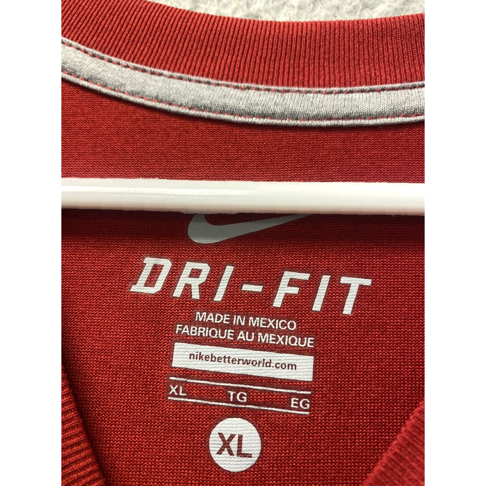 Nike Nike Dri-FIT Shirt XL Adult Red Athletic Fit Swoosh Logo Mens L /108-15 Size US XL / EU 56 / 4 - 4 Thumbnail