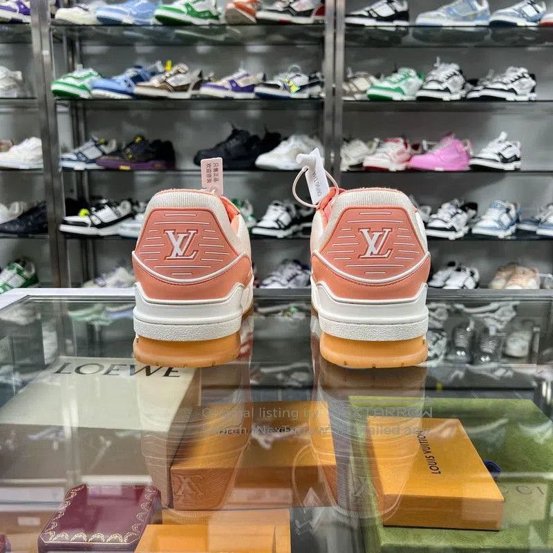 Louis Vuitton Louis Vuitton Trainer Low Top Sneakers for Men . Size US 9.5 / EU 42-43 - 3 Thumbnail