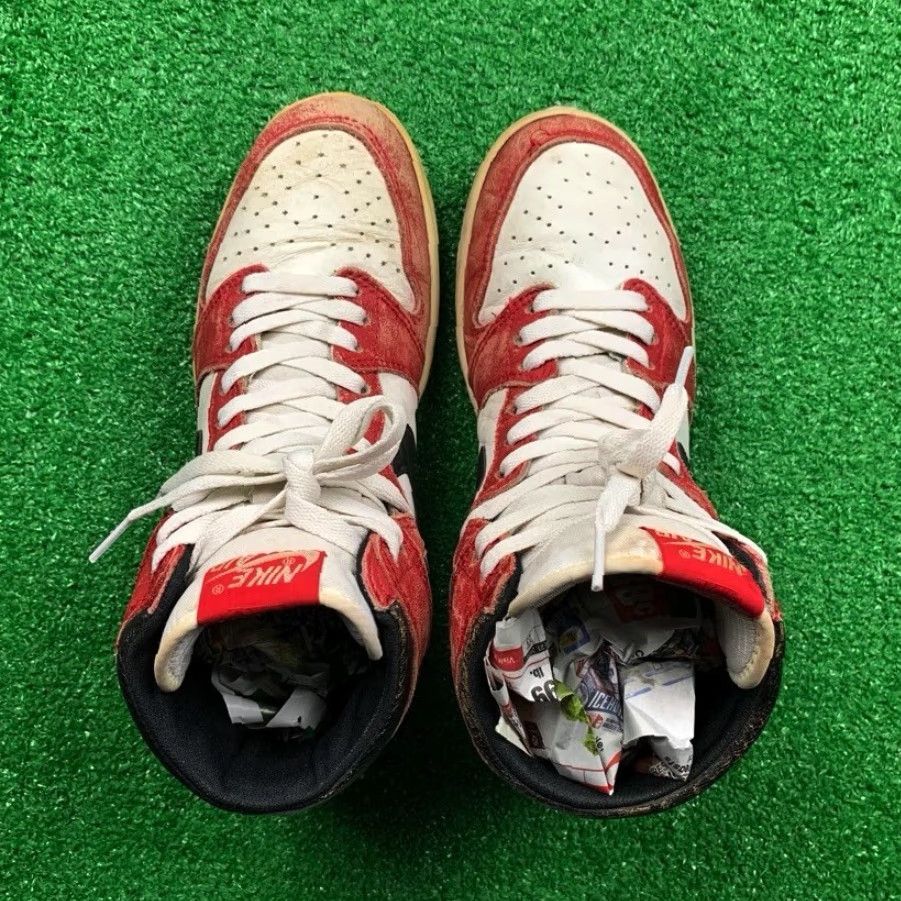 Nike VINTAGE Nike Air Jordan 1 Nike OG 1985 Chicago Red White Black Rare 85 9 Bred Royal Basketball Sneakers Mens Shoes Size US 9 / EU 42 - 3 Thumbnail