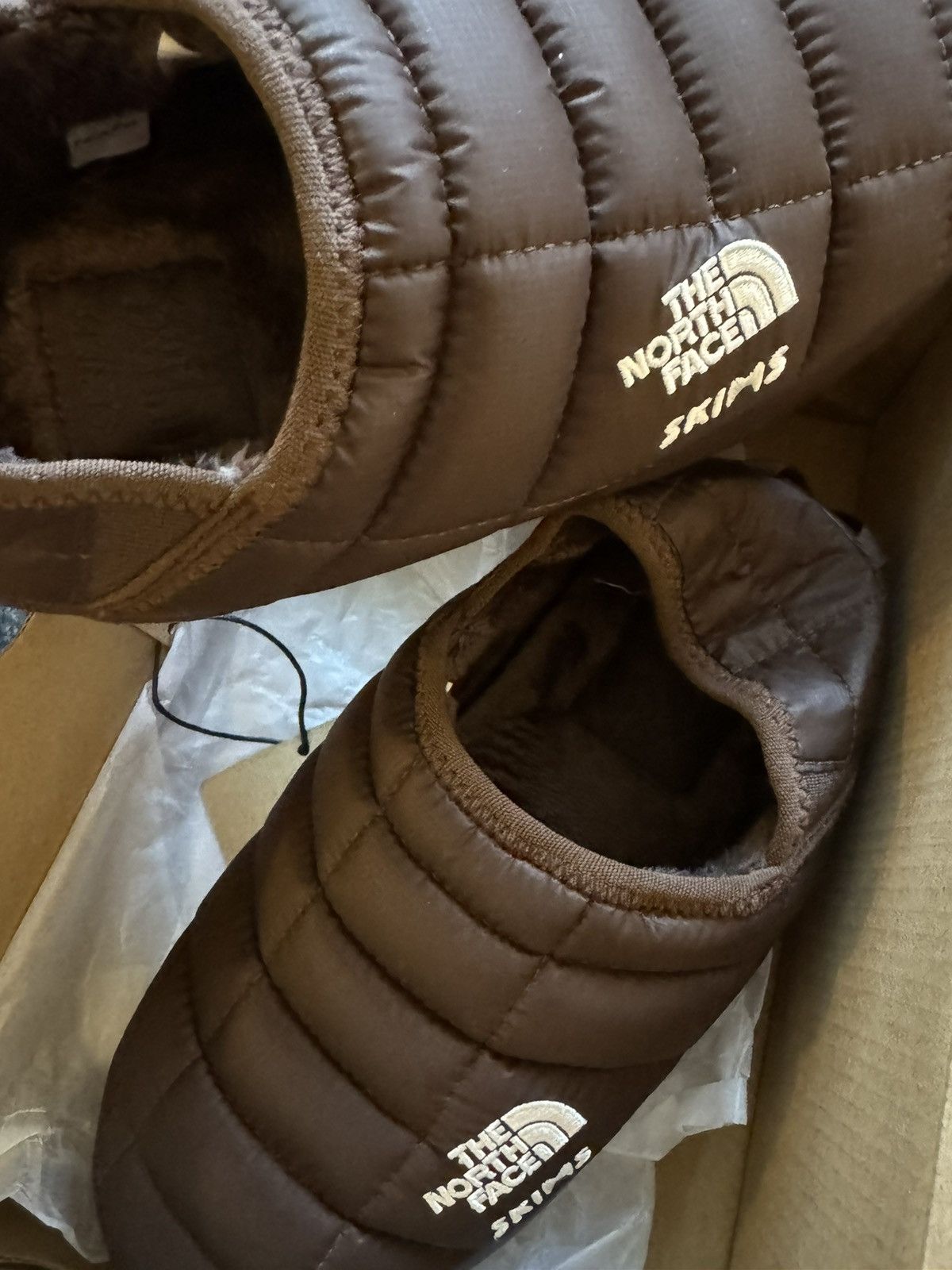 SKIMS × The North Face The North Face X SKIMS Size US 5 / IT 35 - 3 Thumbnail