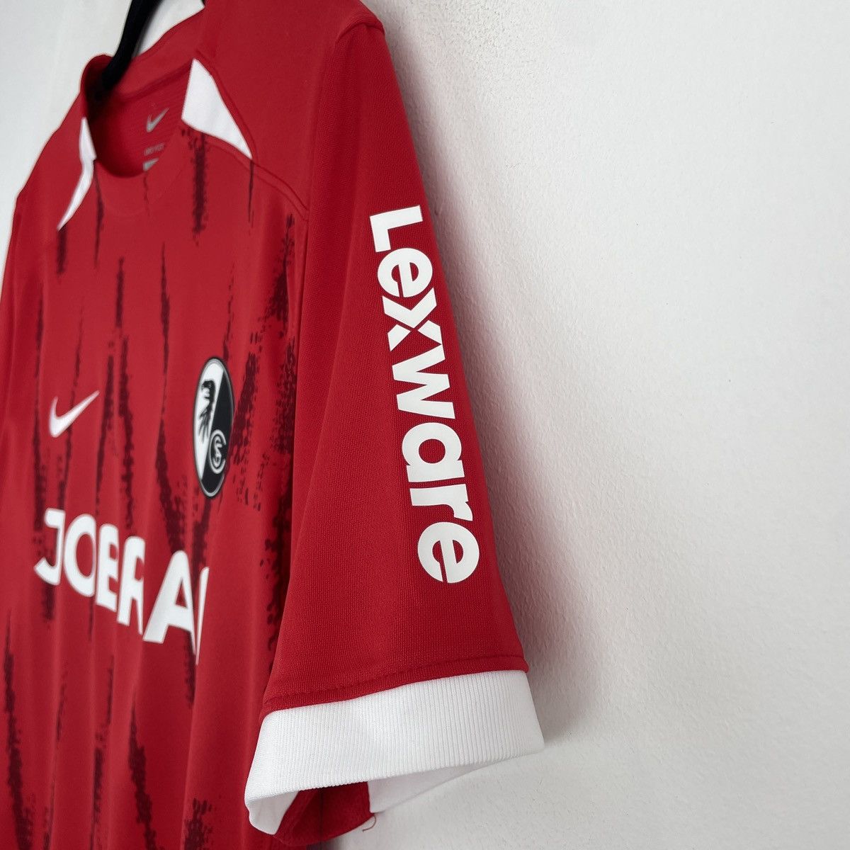Nike SC Freiburg Home Nike Men’s Jersey Shirt 2024/2025 size M Size US M / EU 48-50 / 2 - 4 Thumbnail