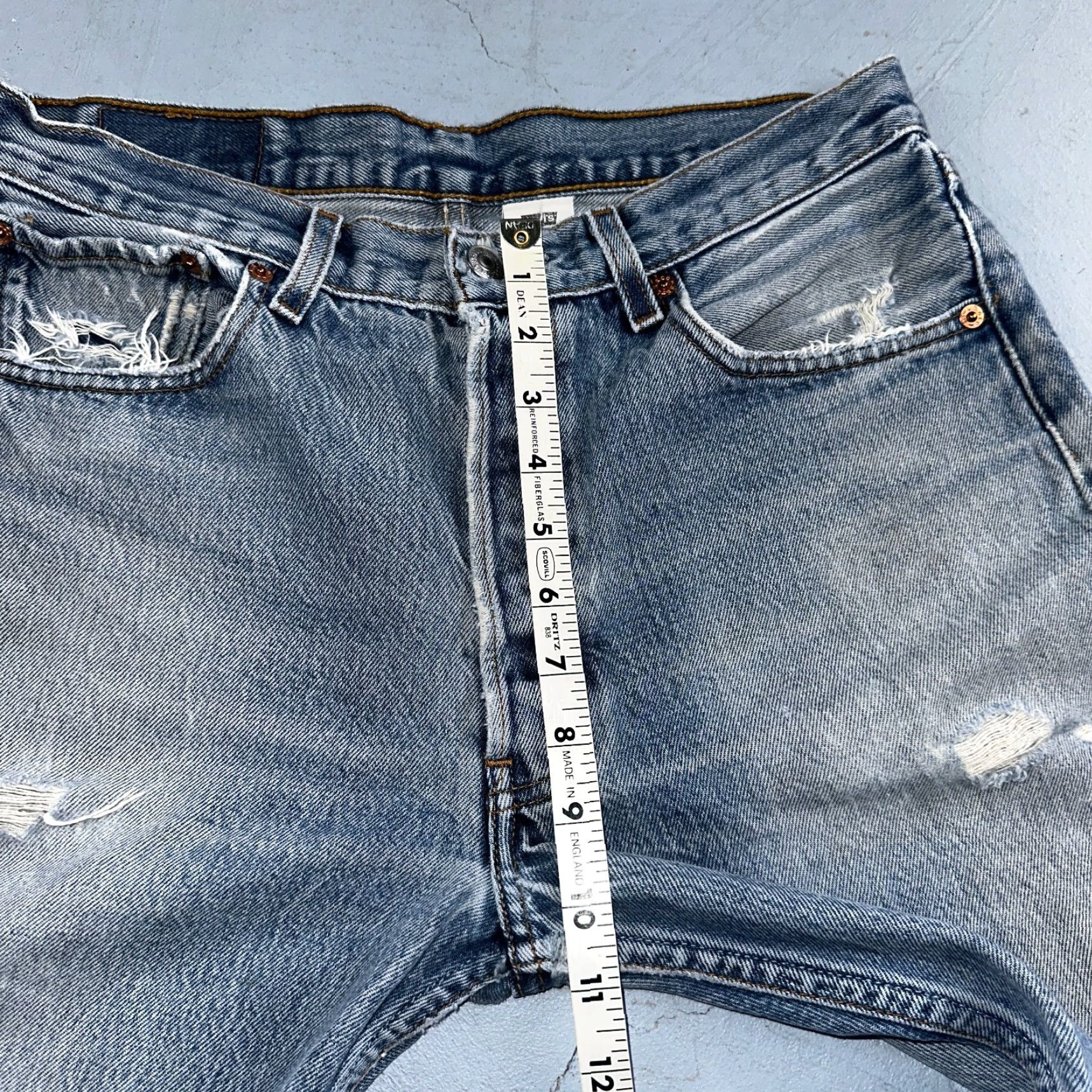 Levi's VINTAGE Levi's 501 Jeans Straight Blue Light Wash 33x36 501 Series USA 90s Mens Regular Jeans Size US 33 - 6 Thumbnail