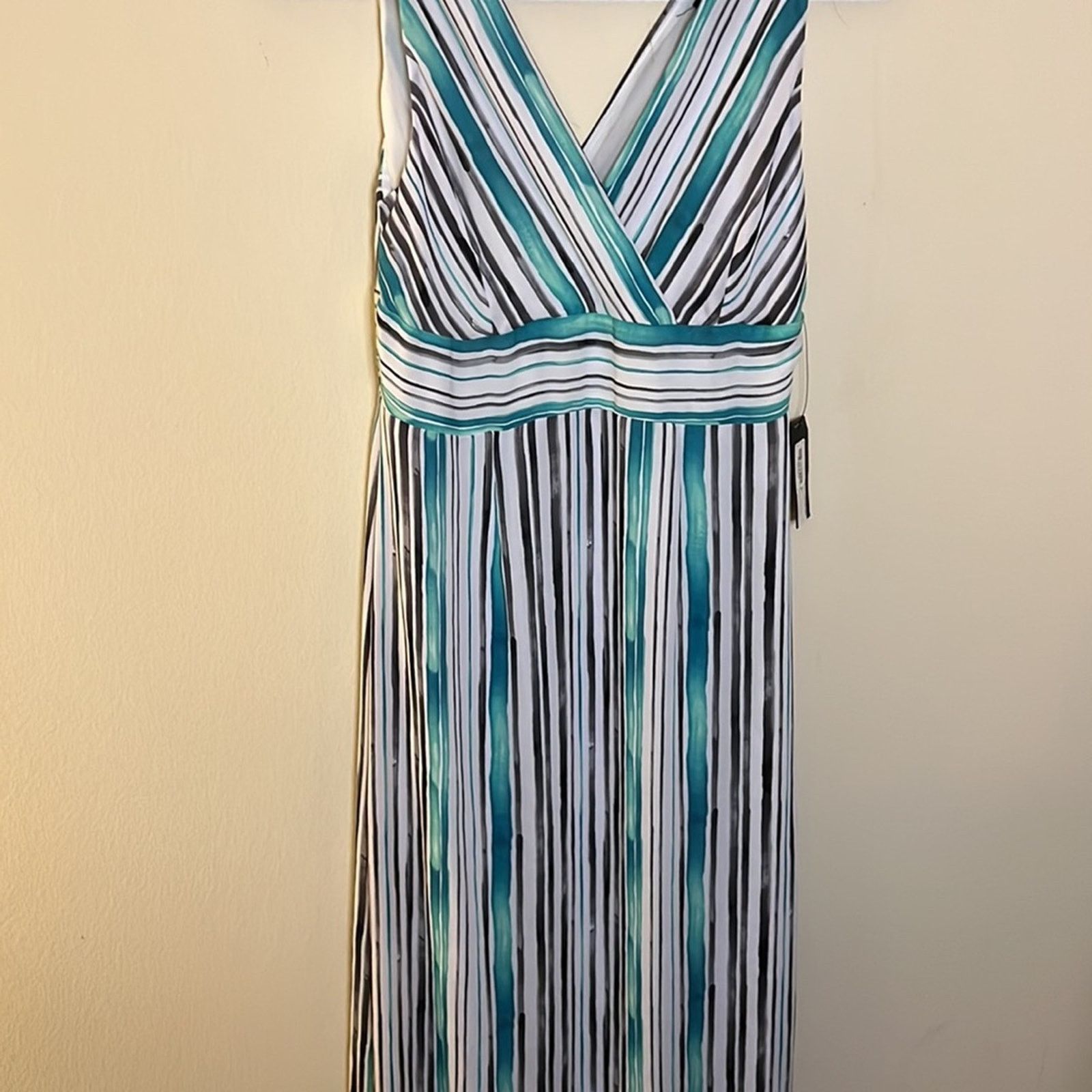 Worthington Worthington Sleeveless V-Neck Striped Maxi Dress Size 6 Size M / US 6-8 / IT 42-44 - 5 Thumbnail