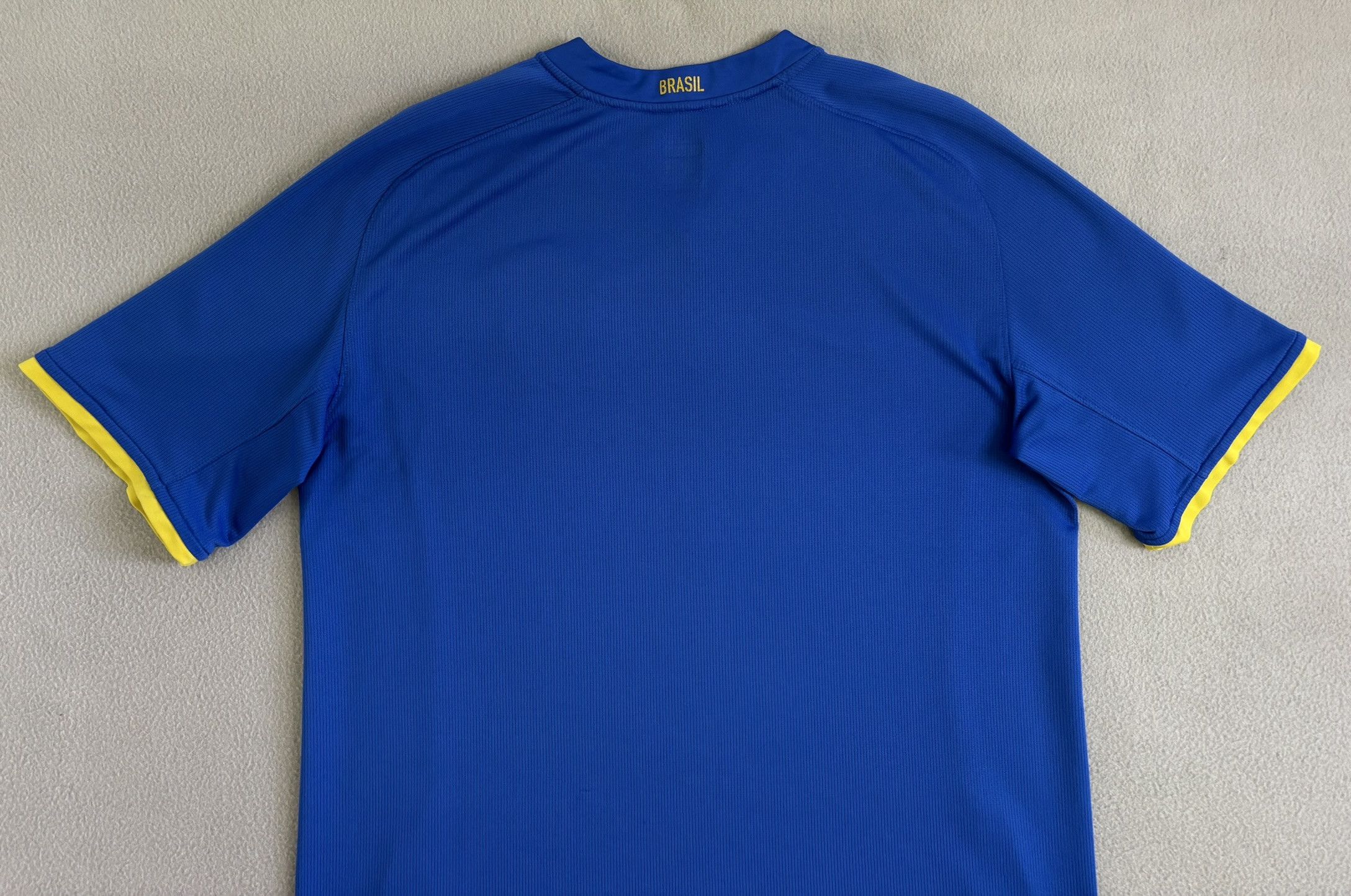 Nike Brazil 2008 Away Nike Football Jersey Large Size US L / EU 52-54 / 3 - 15 Thumbnail