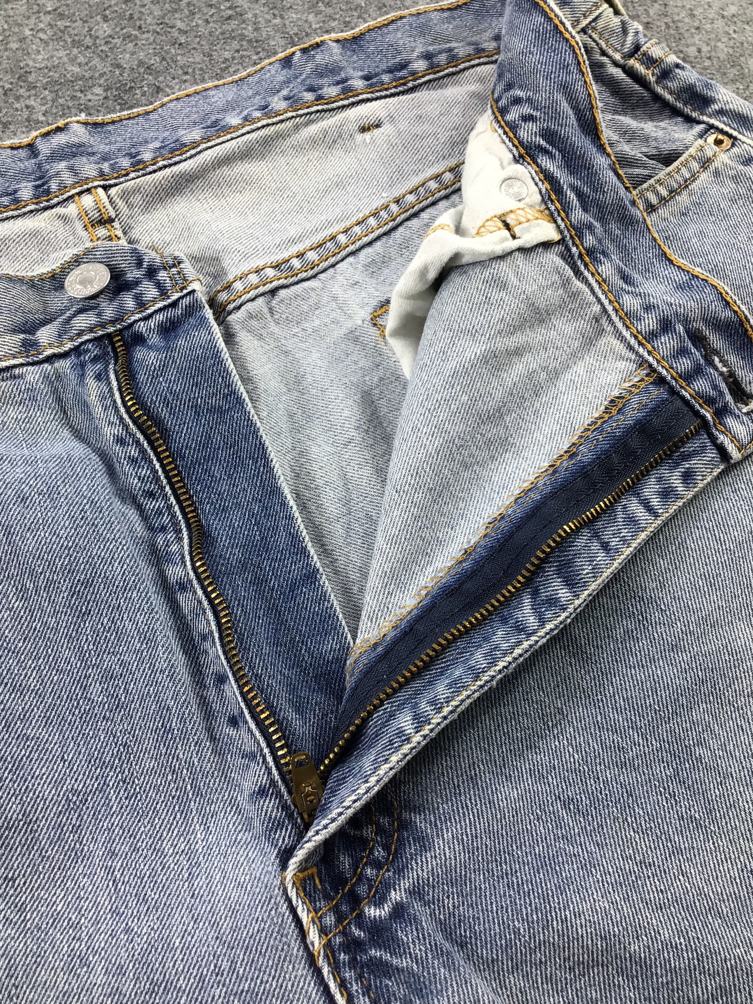 Levi's Vintage Levis 550 Jeans Distressed-J811 Size US 39 - 8 Thumbnail