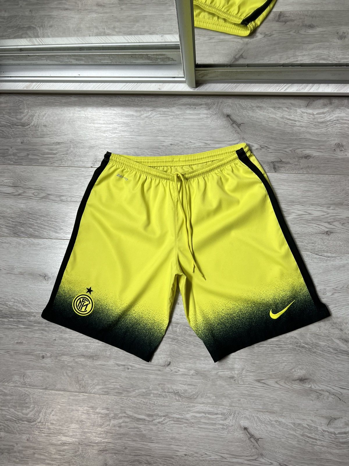 Nike Nike Inter 2015 Shorts Milan Night Rising Stadium Third Kit Size US 32 / EU 48 - 1 Thumbnail