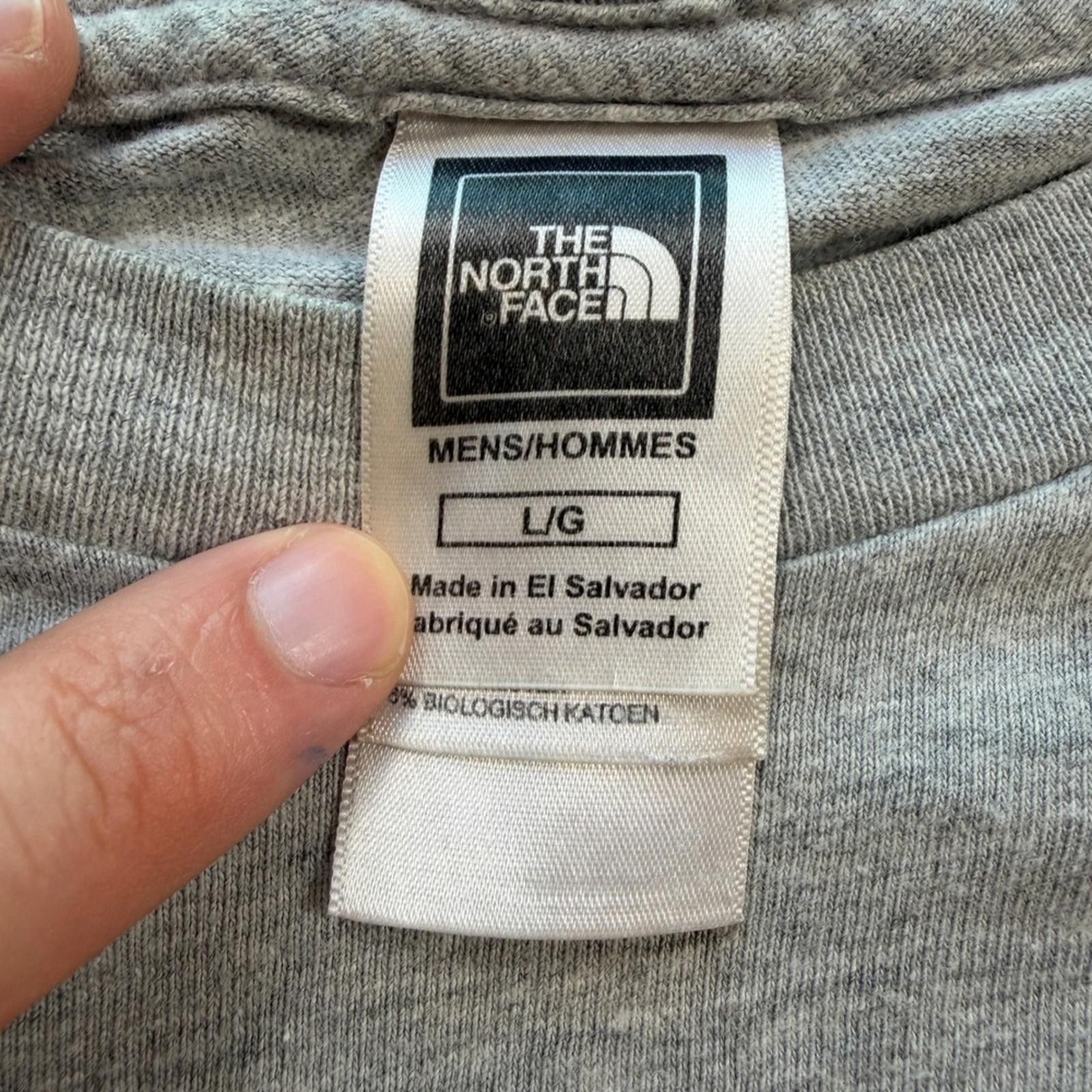 The North Face The North Face Mens Red Box Logo Graphic T-Shirt Grey L Size US L / EU 52-54 / 3 - 4 Thumbnail
