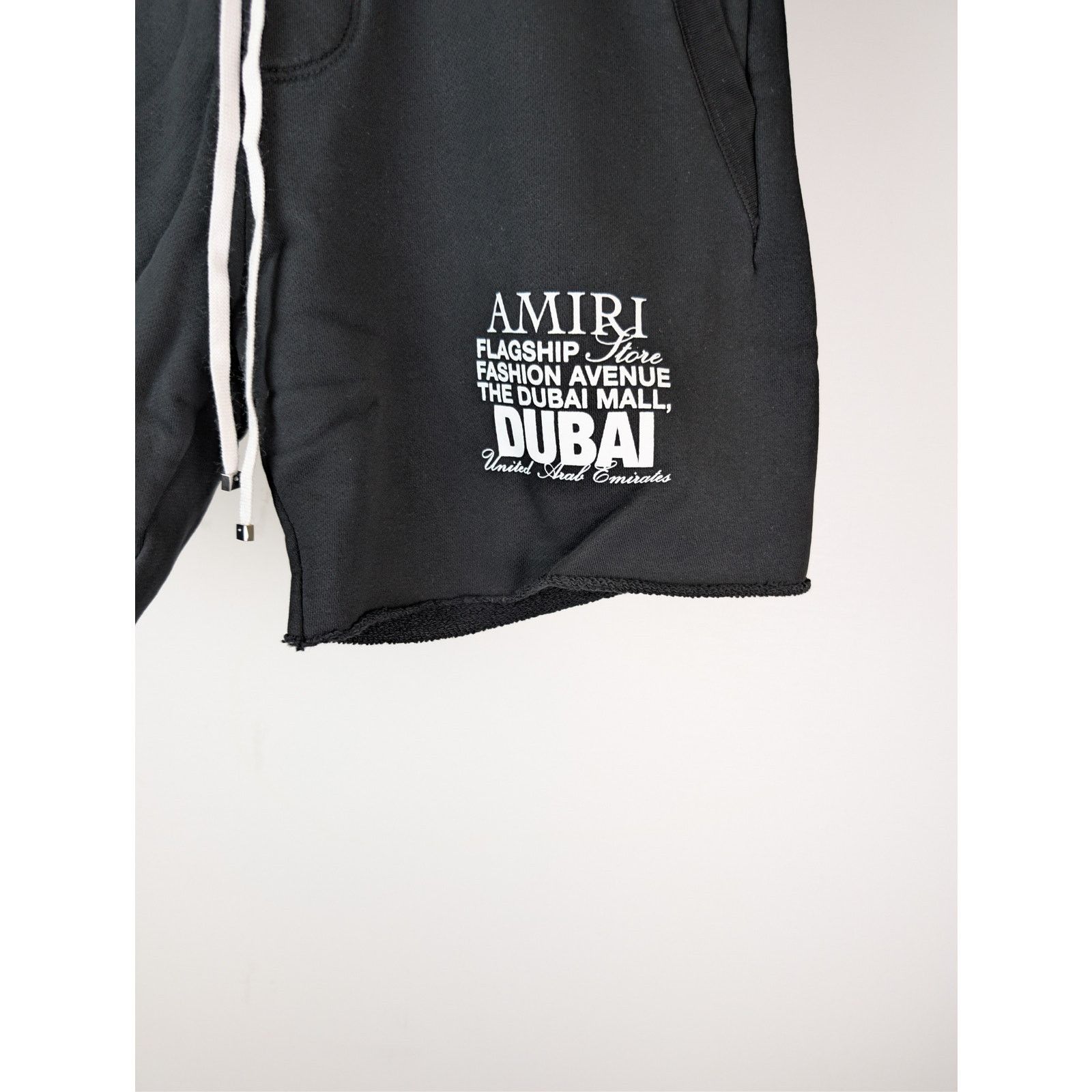 Amiri o1rshd1 Dubai Exclusive Sweatshort in Black Size US 30 / EU 46 - 8 Thumbnail