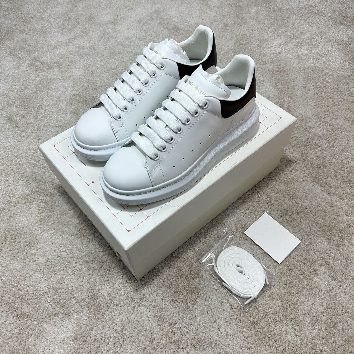 image of Alexander Mcqueen Oversized Sneaker Us 8 / Uk 7 / Eu 40 New in White, Men's