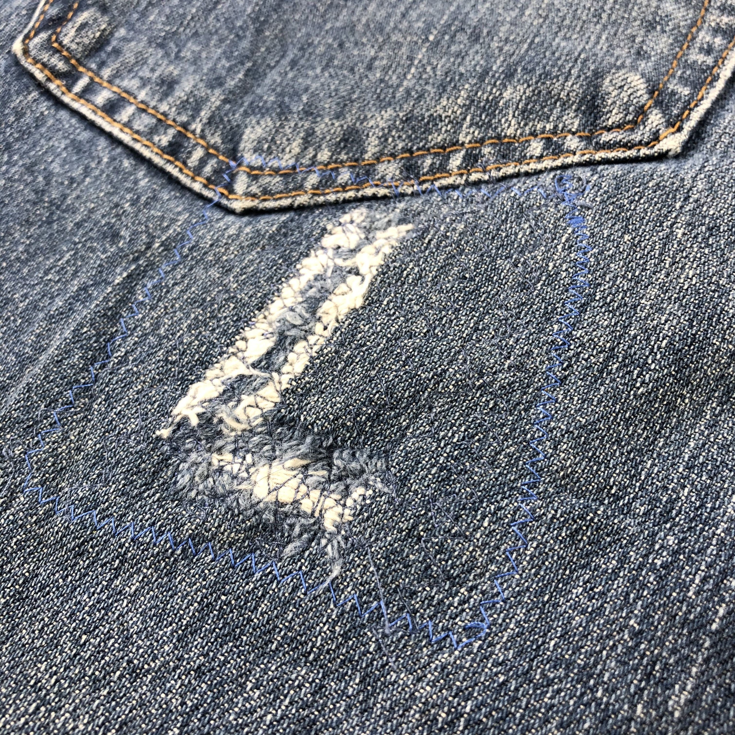 Levi's Vintage Levi's 550 Jeans Blue Wash Denim KJ913 Size US 34 / EU 50 - 8 Thumbnail